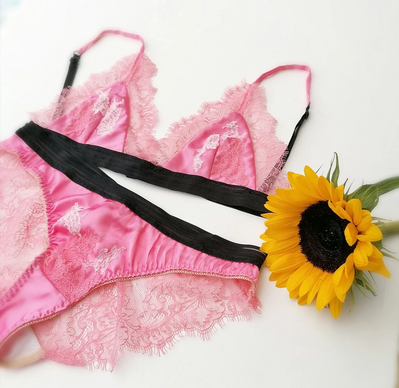 silk pink lace bra .jpeg