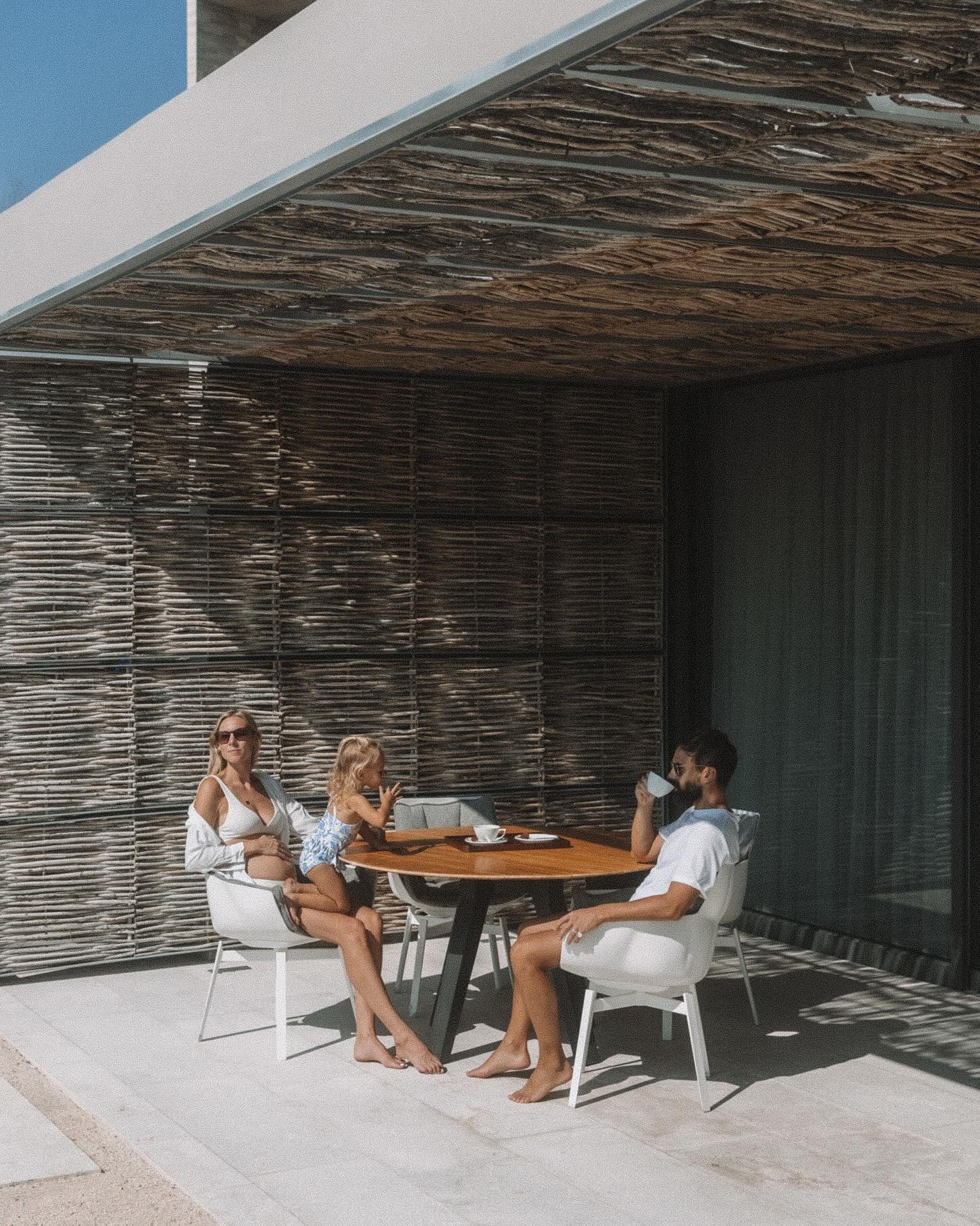 Cabo memories 💭
We fell in love with this stunning property for a few reasons. The aesthetics, the service, the food, the kids club, gym facilities the list really does go on&hellip; how about you, what do you look for when staying at a hotel?

📍 @