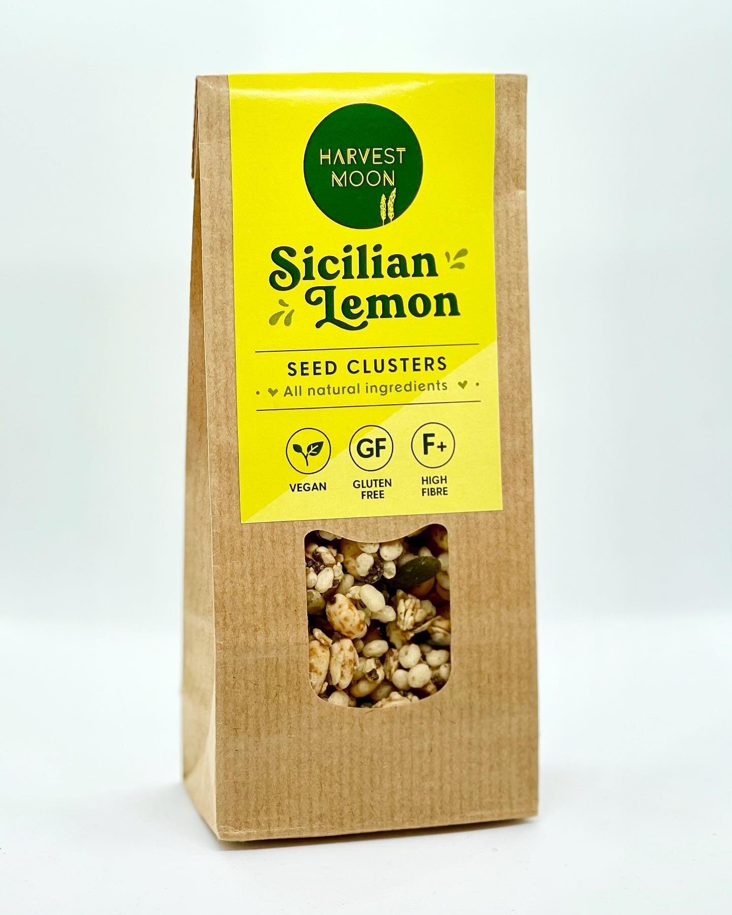 🍋💚 Zesty and crunchy, our #SicilianLemon Seed Clusters are perfect for a snacking on-the-go 👌 #harvestmoonsnacks 

Available to order now via the link in our bio 🙌 

#madeinyork #vegan #highfibre #clusters #snacktime #glutenfree #healthylifestyle