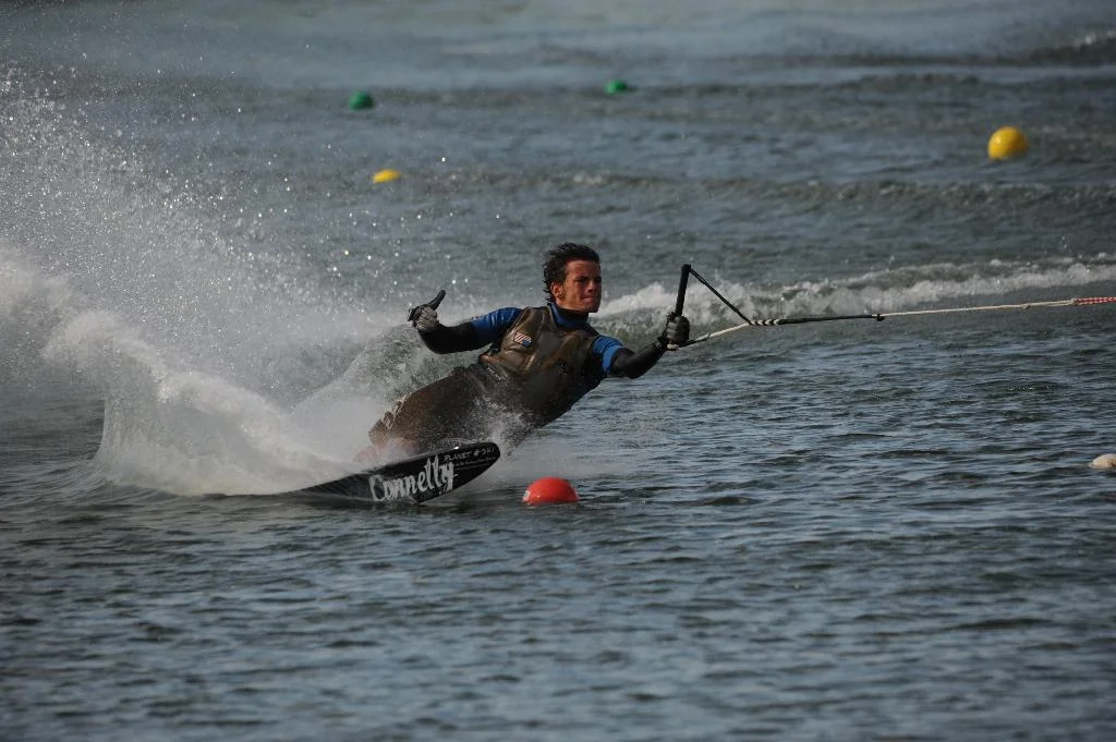 ski_nautique_slalom_1.jpg