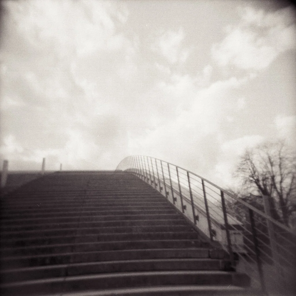 2019-02-21_Stairway_to_heaven_HOLGA_400TX@800_web.jpg
