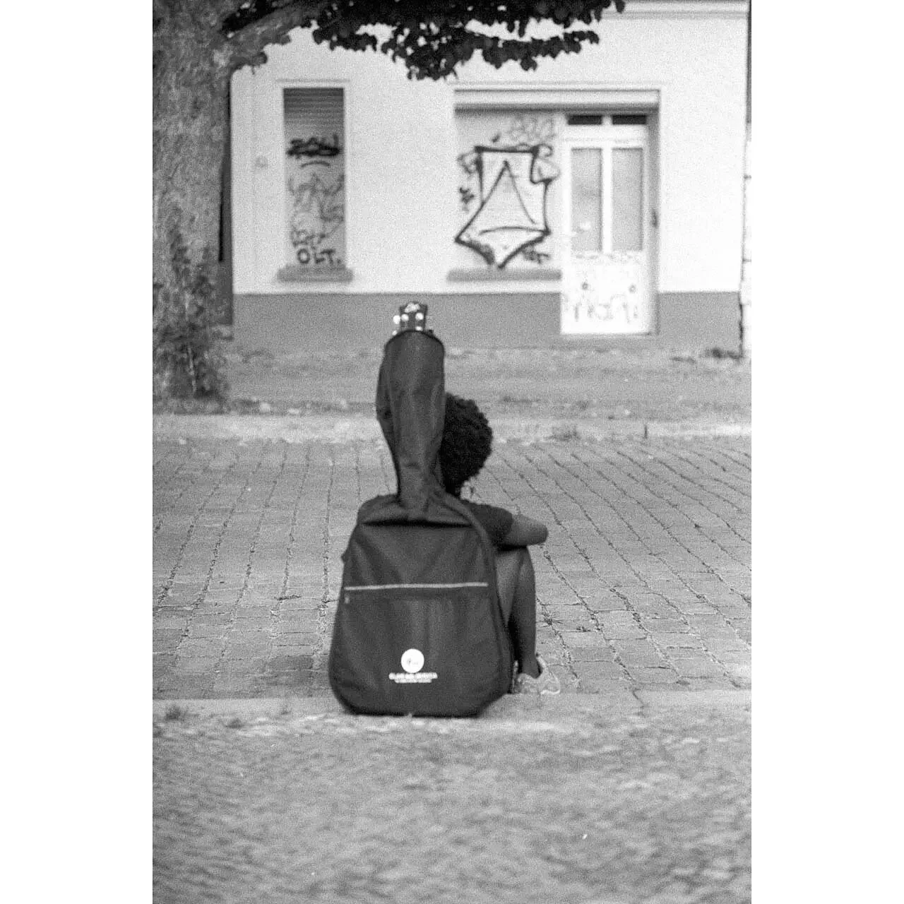 _
_
_
_
_
_
_
_
_
_
_
_
_
_
_
_
_
#streetphotography #streetphoto #allaboutstreet #cityphotography #bestoftheday #photojournalism #stayestray #street_vision #reportage #shootfilmbenice #documentaryphotography #believeinfilm #filmisnotdead #ishootfilm