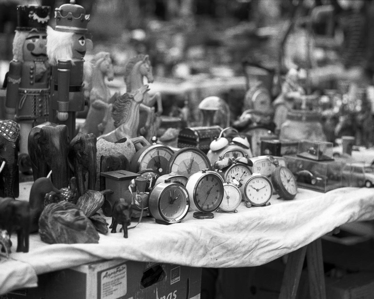 2021-10-03_Uhren_Flohmarkt_Leica_M6_T-MAX100_web.jpg