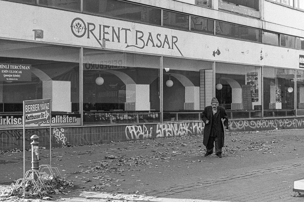 2021-10-31_Orient_Basar_Cotti_alter_Mann_Leica_M6_400TX_web.jpg