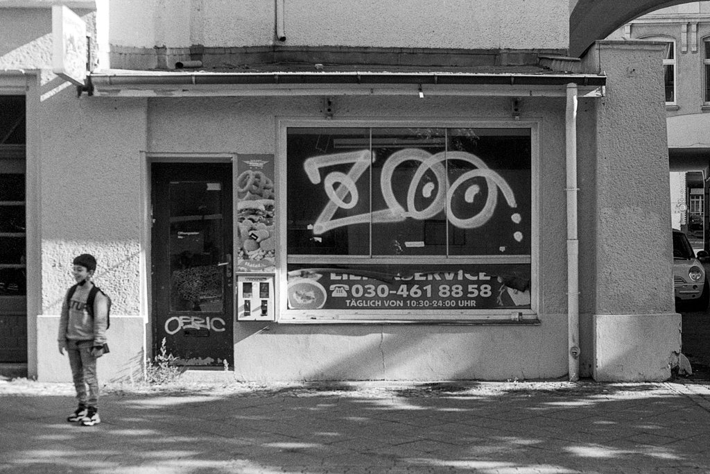 2020-09-13_Zoo_Handlung_Wedding_X-700_Kentmere100_web.jpg