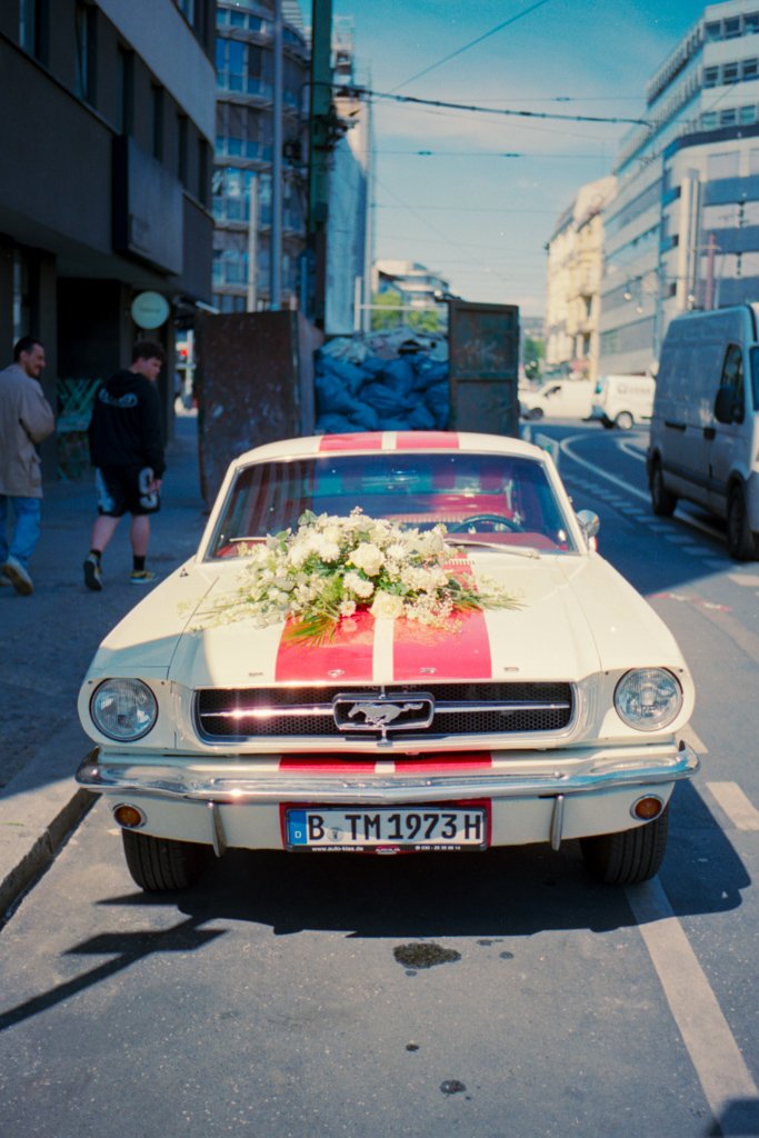 2022-06-08_Mustang_Leica_M6_Portra160@80_web.jpg