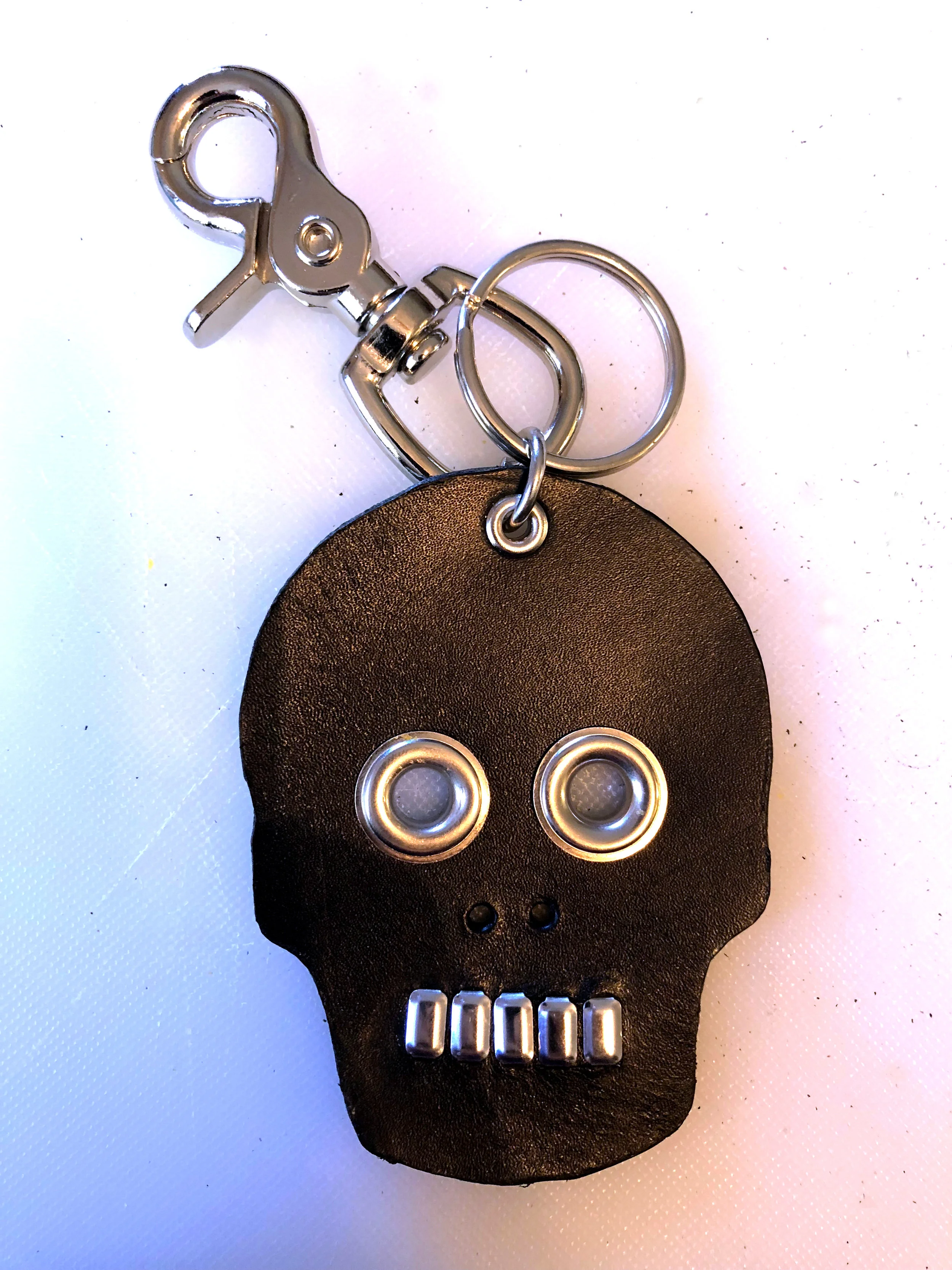 MEET SKULLY THE KEYCHAIN
