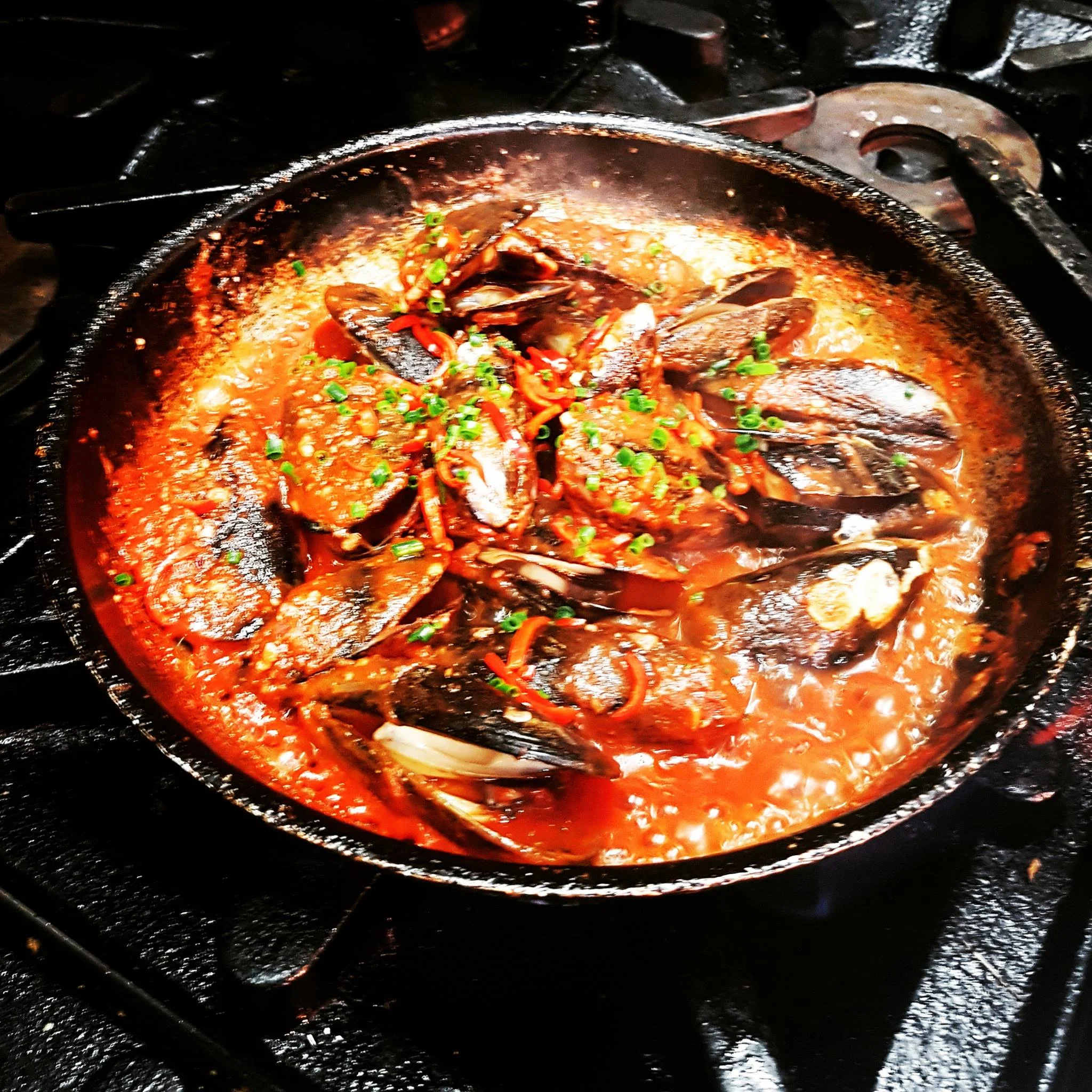 chilli mussels.jpg