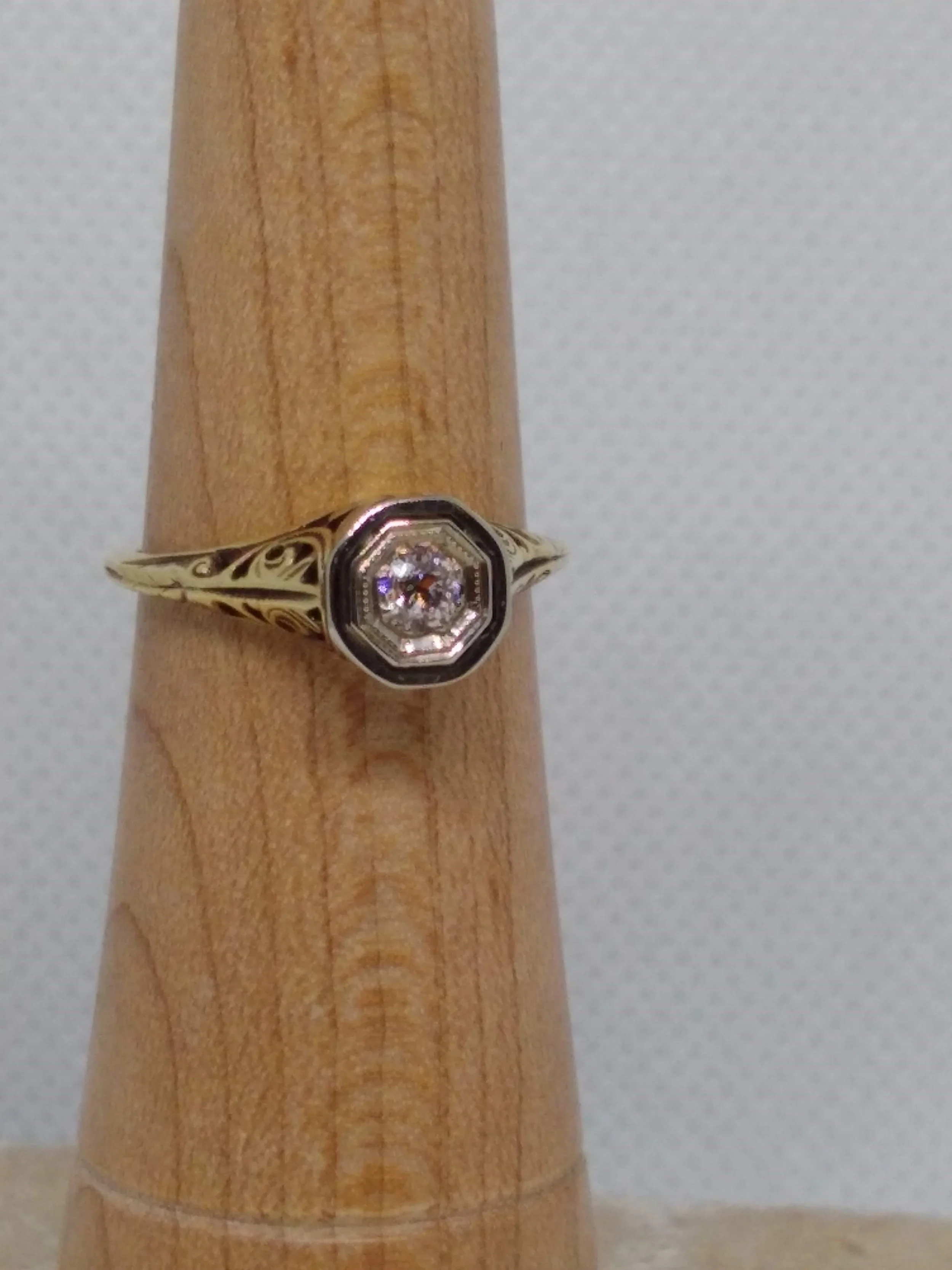Vintage 14K  Diamond Ring.