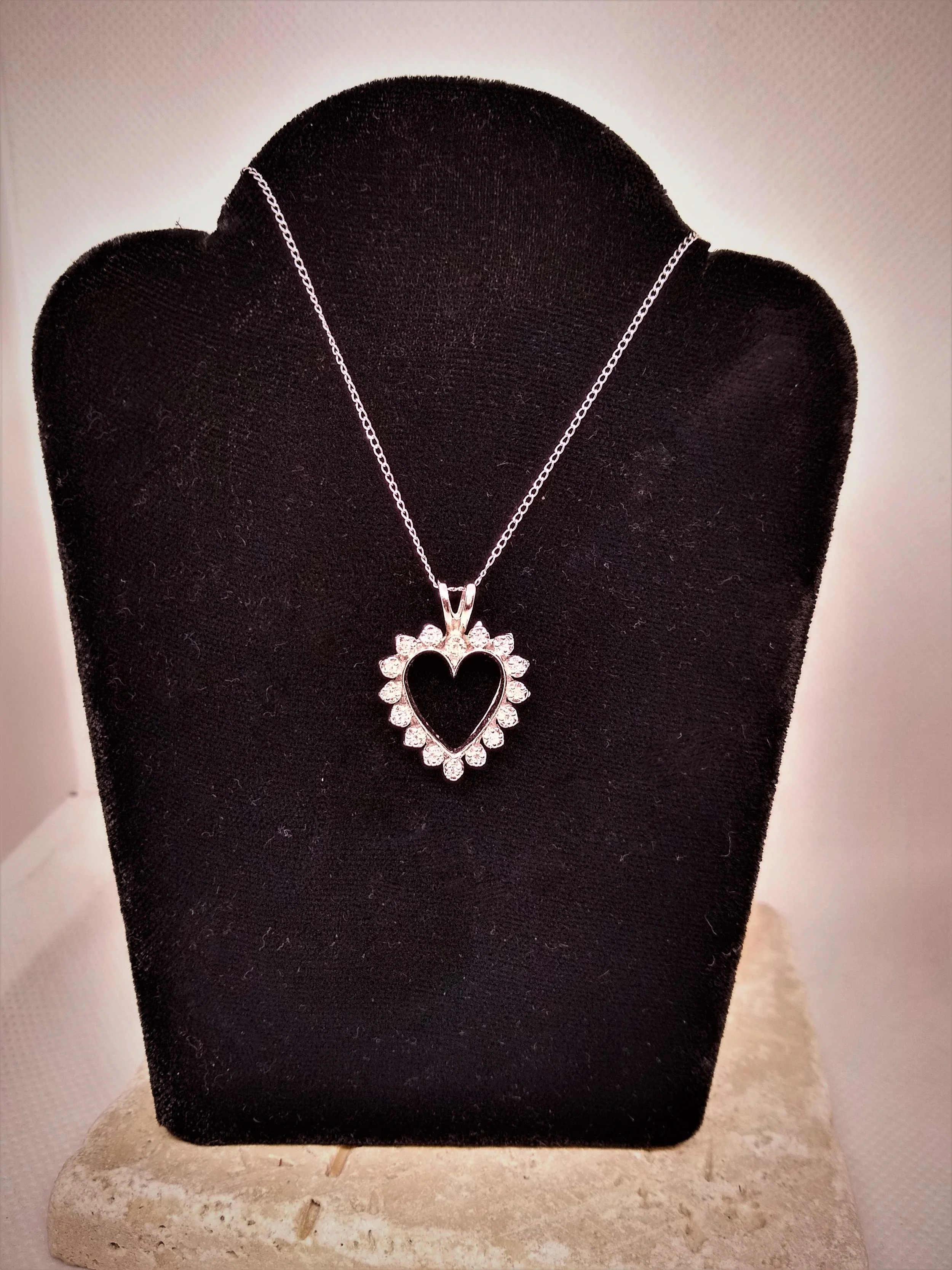 14K White Gold Diamond Heart Pendant