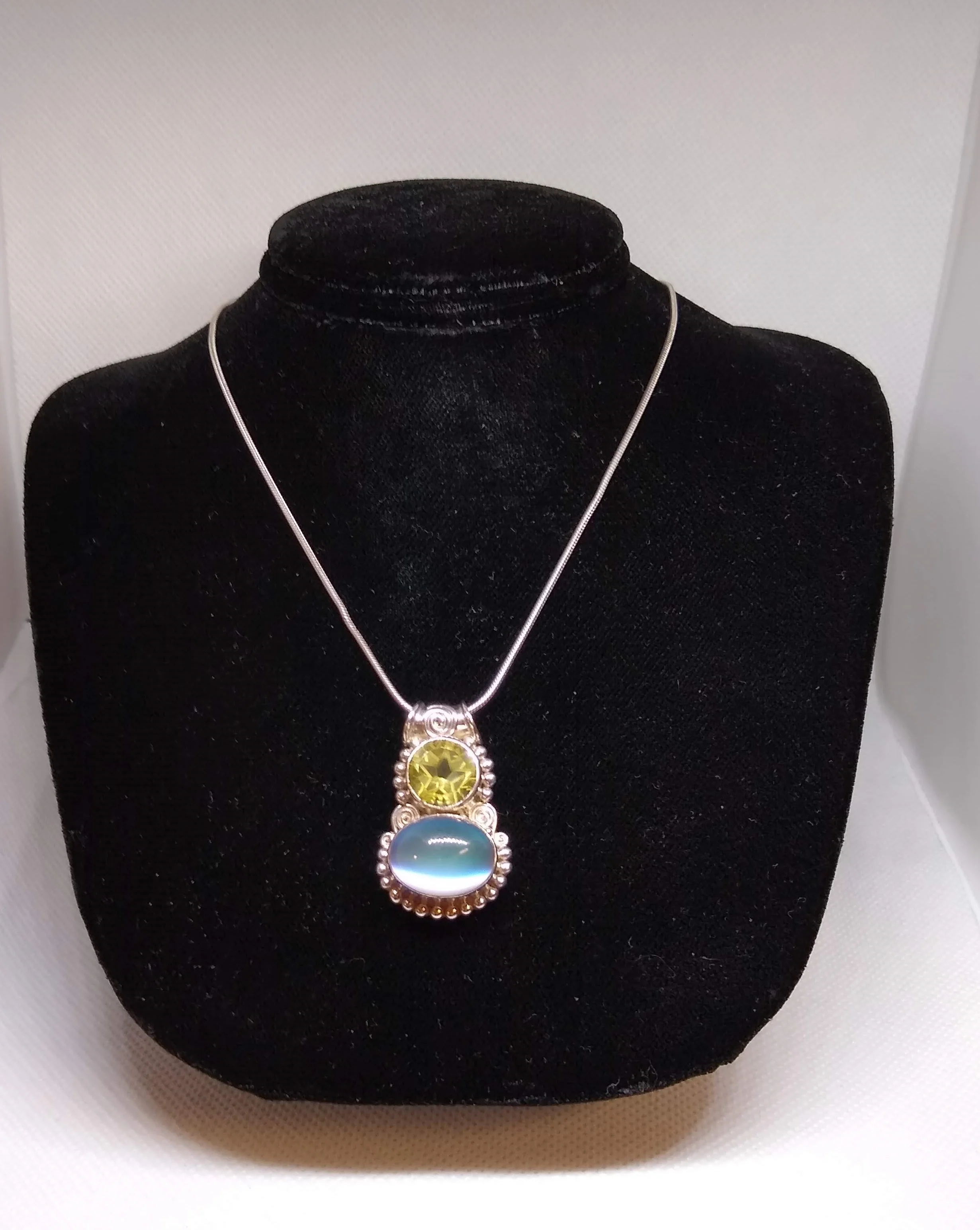 Sajen, Sterling Silver, Moonstone and Lemon Quartz, Pendant necklace.