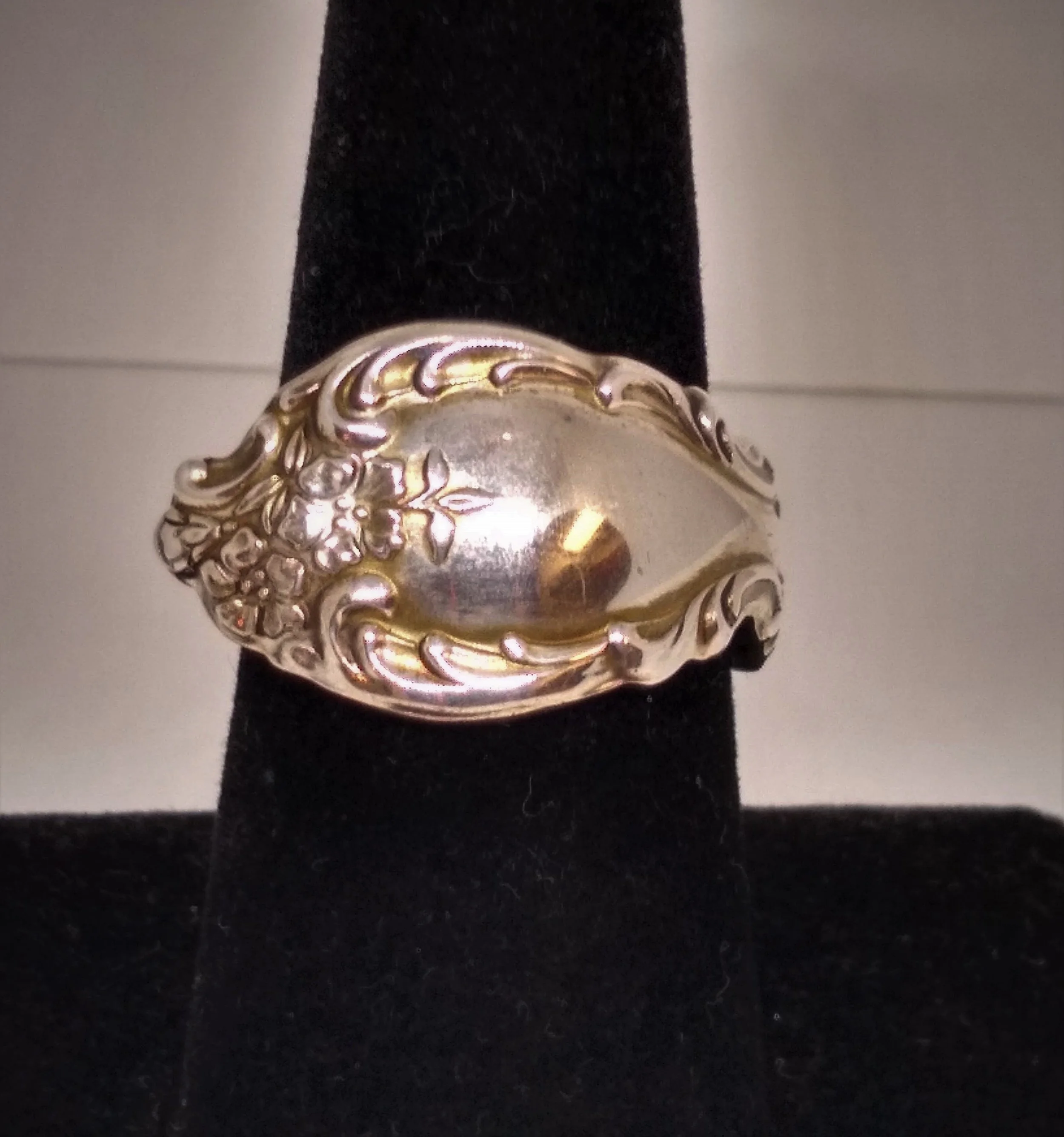 Heirloom Sterling by Oneida Spoon Ring in Botticelli Pattern (Sterling, 1972)