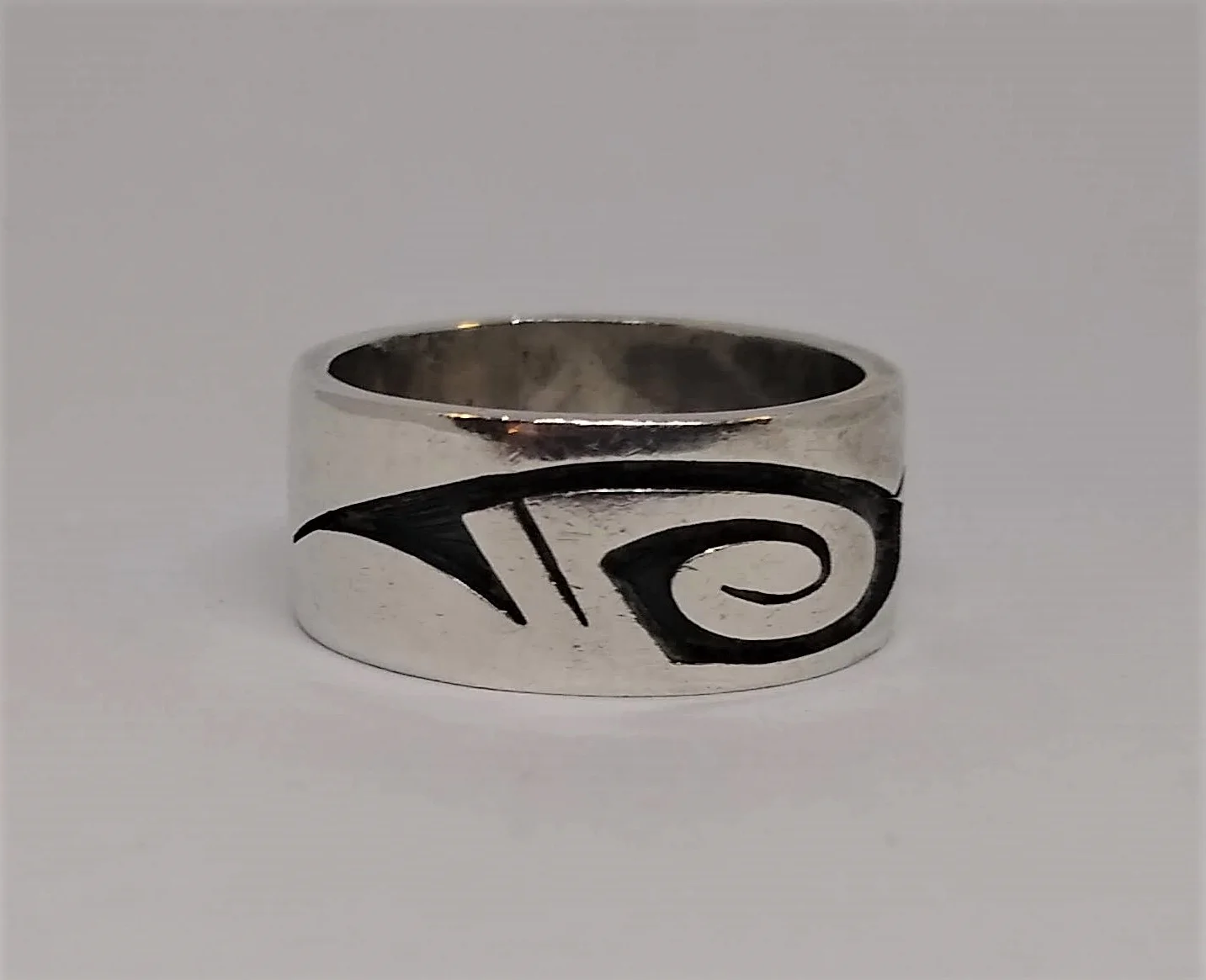 Richard Pawicki, Signed, Hopi, Wide Band, Carved Detailed Ring. Size 9.5