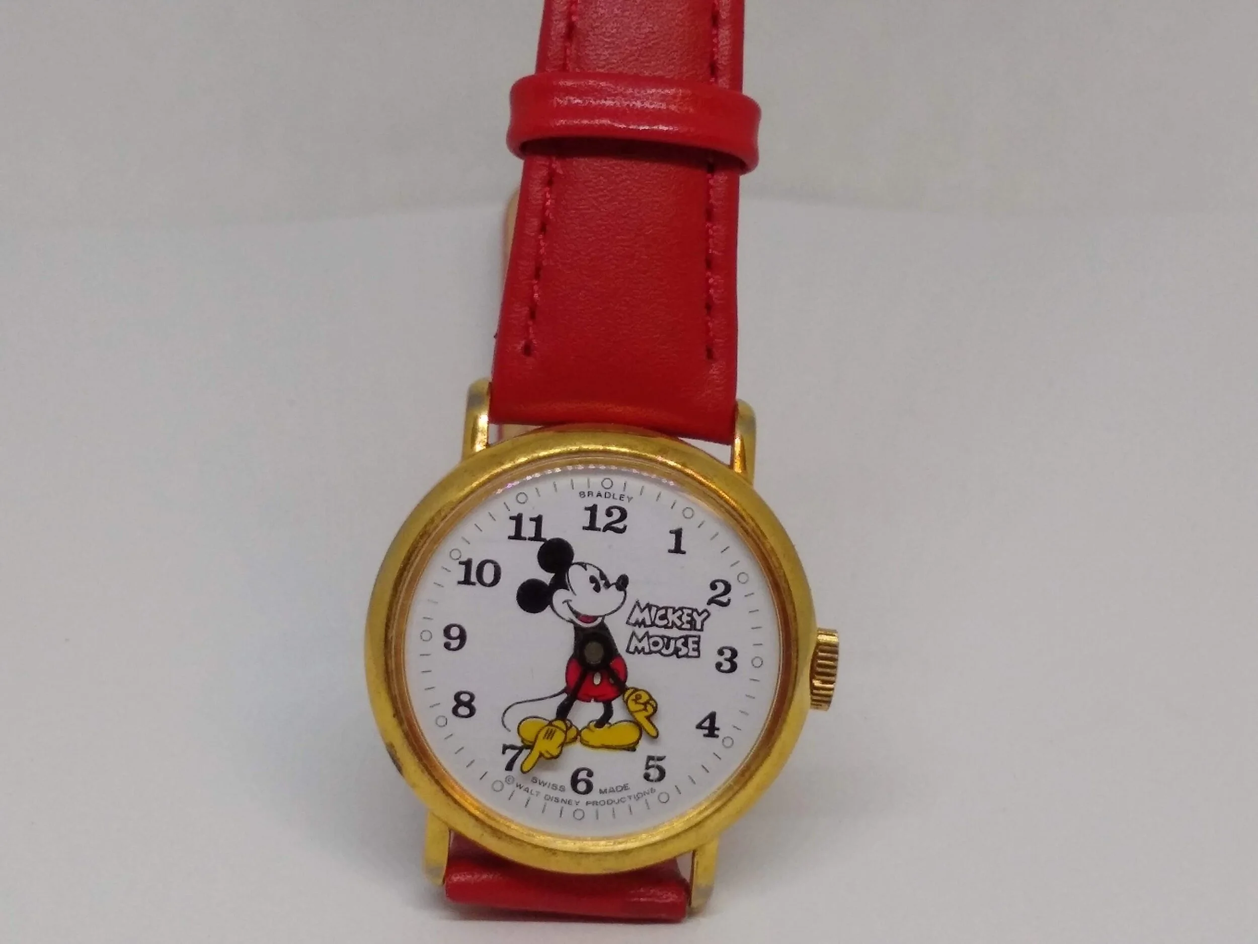 Vintage Bradley Red Mickey Mouse Watch Shop 1975 MICKEY MOUSE Wristwatch | Second Hand Horology  main image 4