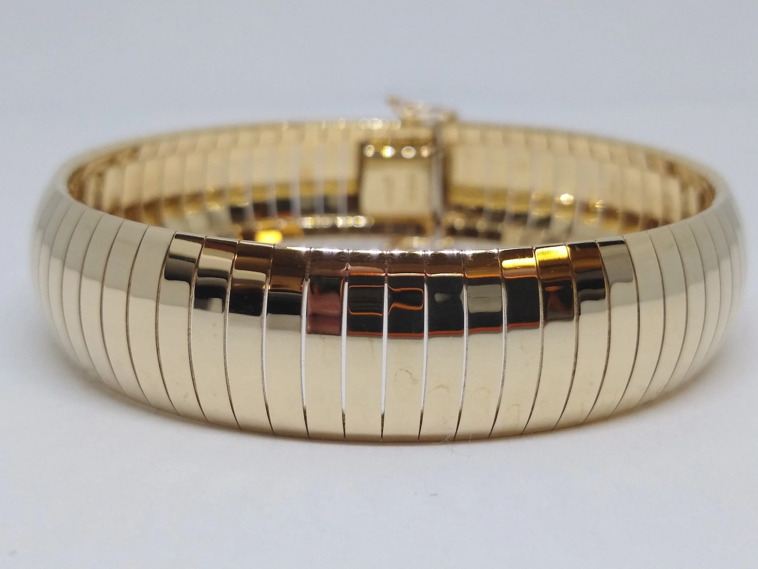 Aurafin Italy, 14K, Yellow Gold, Wide, Omega Style, Bracelet 