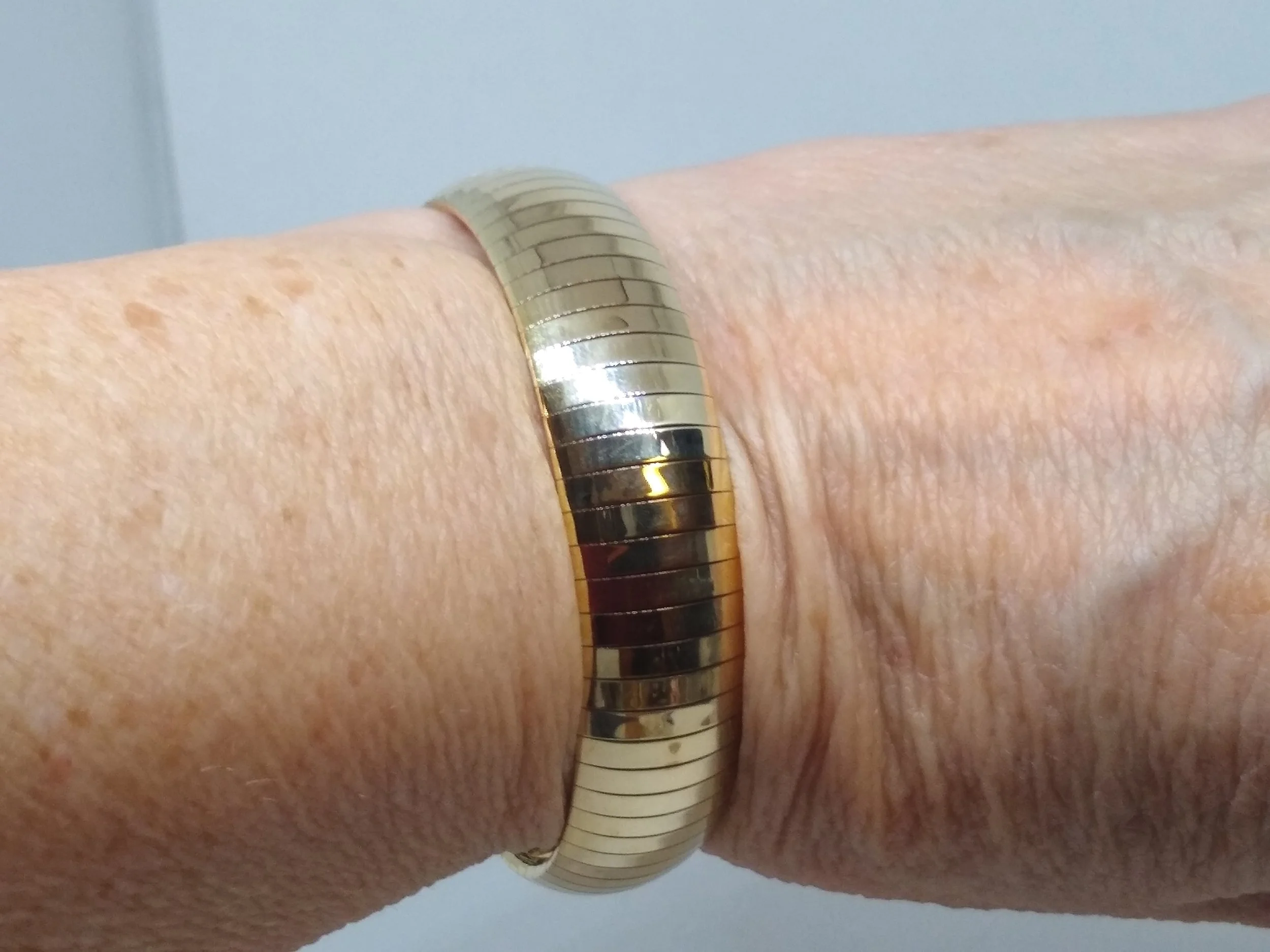 Aurafin Italy, 14K, Yellow Gold, Wide, Omega Style, Bracelet 
