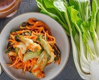 Join us at the ECO Food Sharing hub from 5pm-7pm on Thursday 12th May to make fresh bok choi kimchi, greens grown in Llanbrynmair by local producers Jo &amp; Michael.
Please bring your own jars, and a cash donation for the ingredients if you feel you
