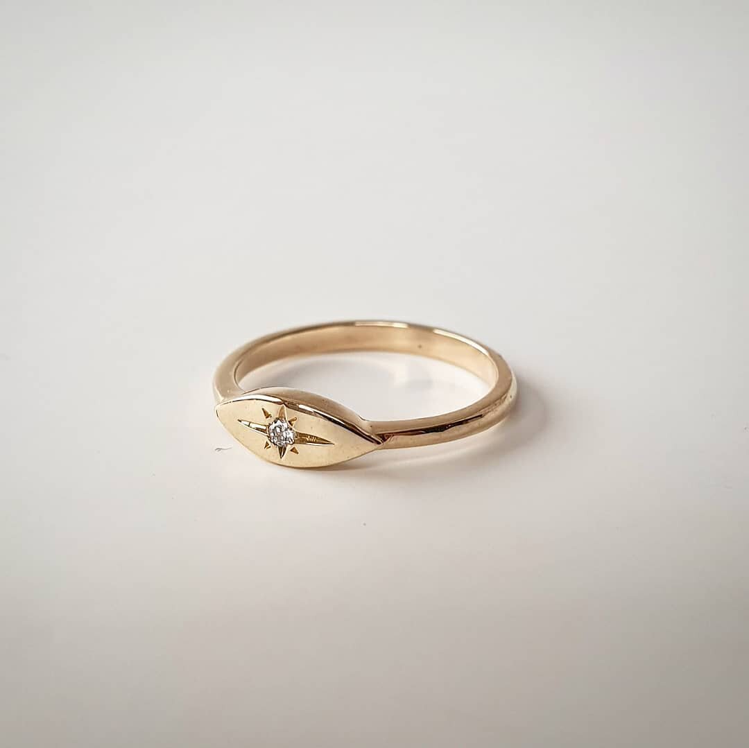Astra Signet ring with it's elegant marquise shape face is available plain or star set with a brilliant diamond. 
.
.
.
.
#rings #jewellery #melbournejewellery #personalisedjewellery #solidgold #classicstyle #signetrings #signetring #femininestyle #e