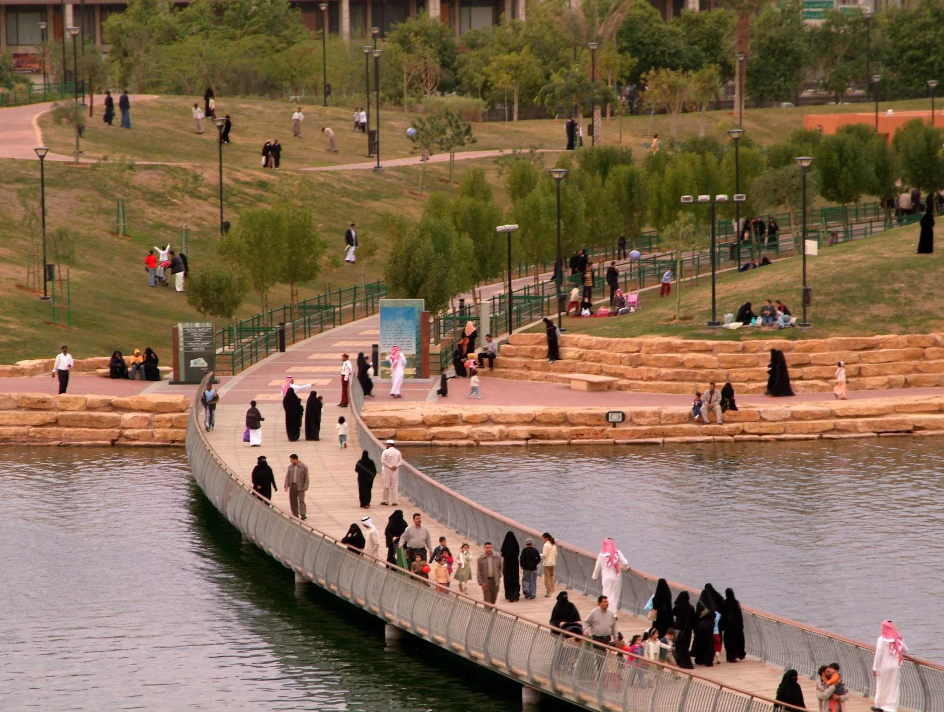 05.jpg