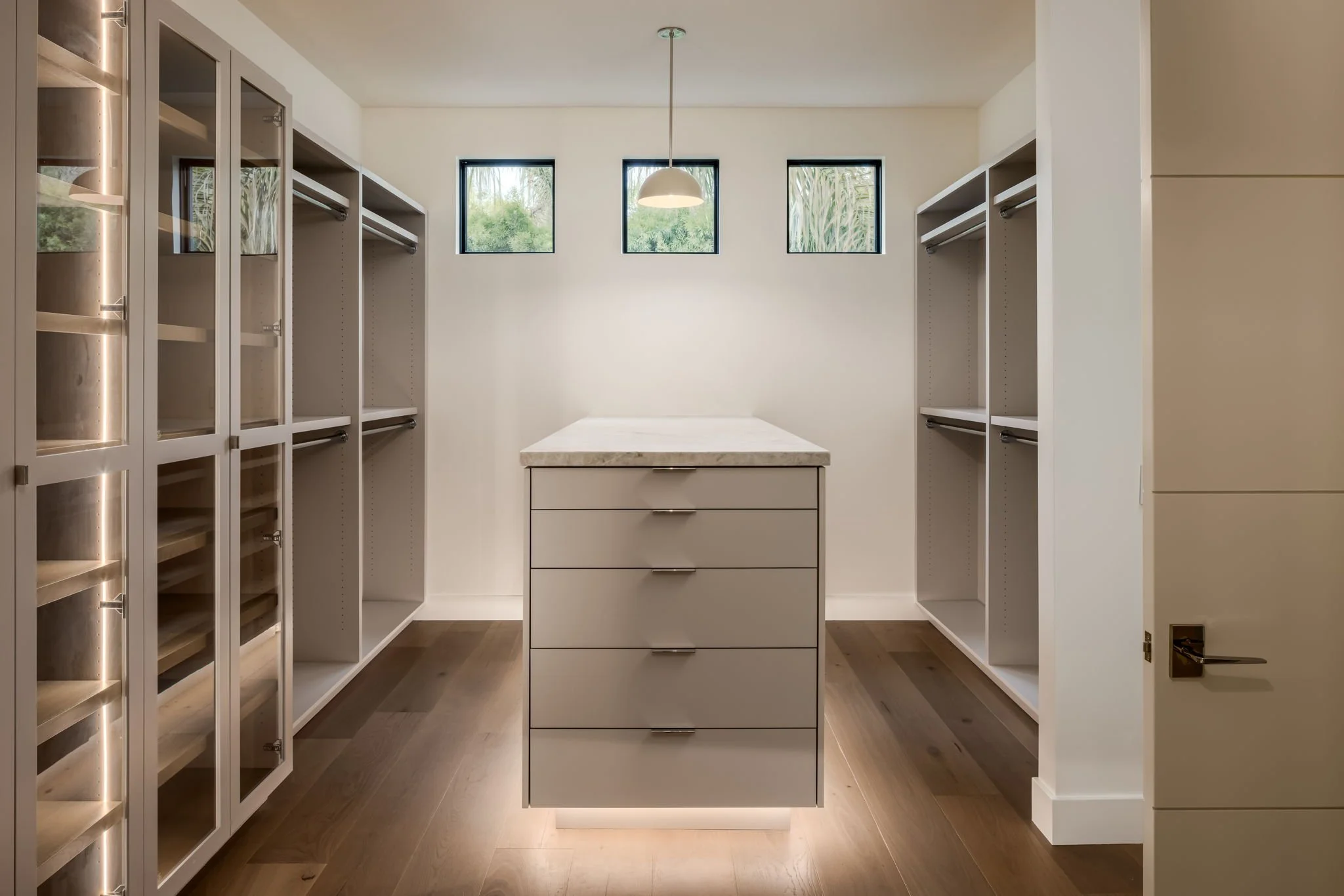 24-web-or-mls-601-N-Cedros-Ave-Gary-Kasl-SandKasl-Imaging-17.jpg