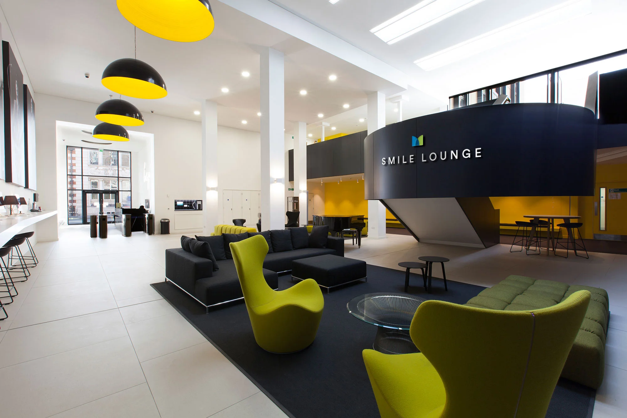 Smile-Lounge.jpg