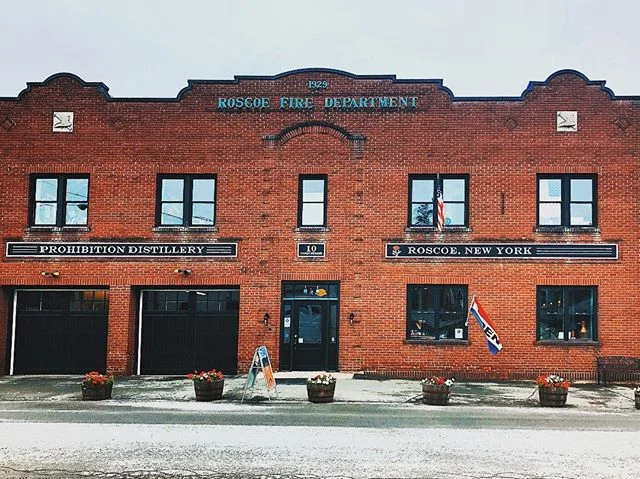 When you&rsquo;re looking for a cozy weekend and a stiff drink 🥃
&bull;
&bull;
&bull;
#catskillsmountains #catskills #roscoe #distillery #madeinny #madeinusa #gin #vodka #veterans #travel #travellust #wanderlust #explore #adventure #nycweekend #week