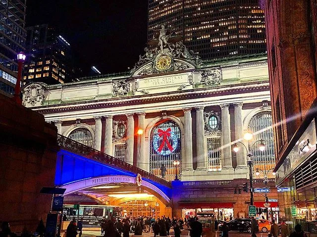 NYC during the holiday season ❤️🎄
&bull;
&bull;
&bull;
#nyc #nycholiday #nycholidays #nycweekend #newyorkcity #travel #wanderlust #vaca #vacation #christmas #christmastime #grandcentral #grandcentralstation #midtown #nycsubway #iloveny