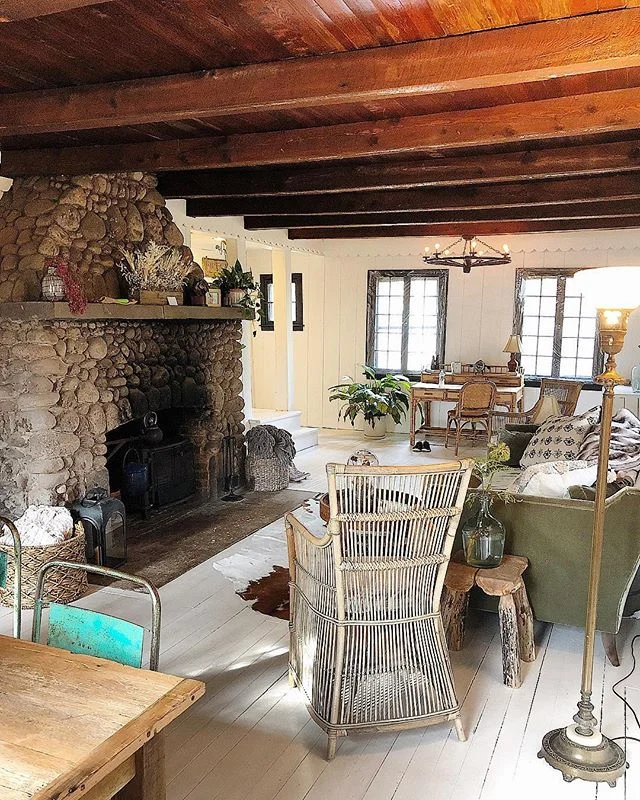 If only every weekend looked like this... 💚🍃
&bull;
&bull;
&bull;
#travel #weekend #weekendgetaway #weekends #ny #iloveny #upstateny #phoenicia #phoeniciany #cottage #girlstrip #girlsweekend #wander #wanderlust #travelblog #vaca #vacation #travelbl