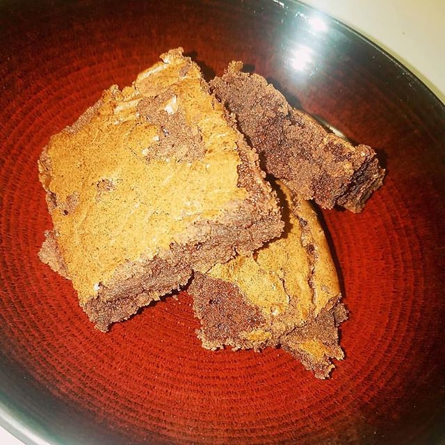 Whether you smoke or eat, Boyd's &quot;Roll Your Own&quot; pouches are a great blend of sugar leaf, popcorn and trim that can amp up your day however you see fit. @kush2queens used our AK-47 blend to create the classic...brownies! YUM! Thanks for buy