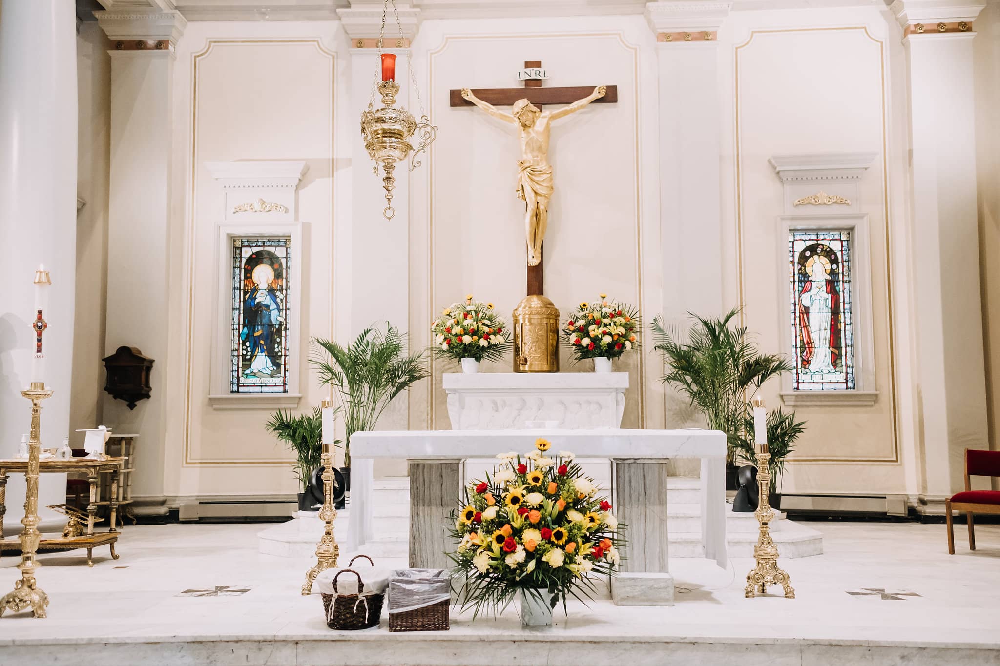 architecture-inside-beautiful-st-francis-de-sales-church-new-york-city.jpg