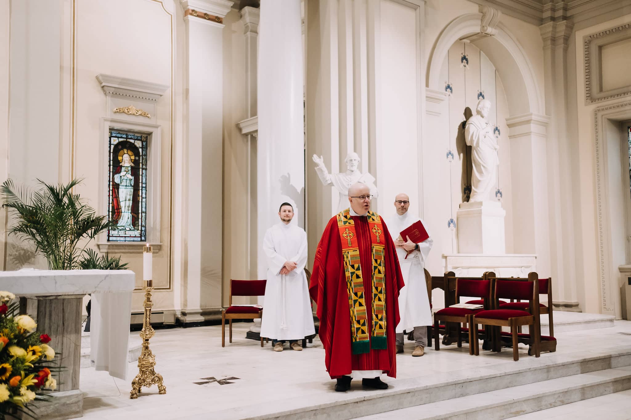 fr-phil-kelly-greeting-mass-st-francis-de-sales-church-new-york-city.jpg