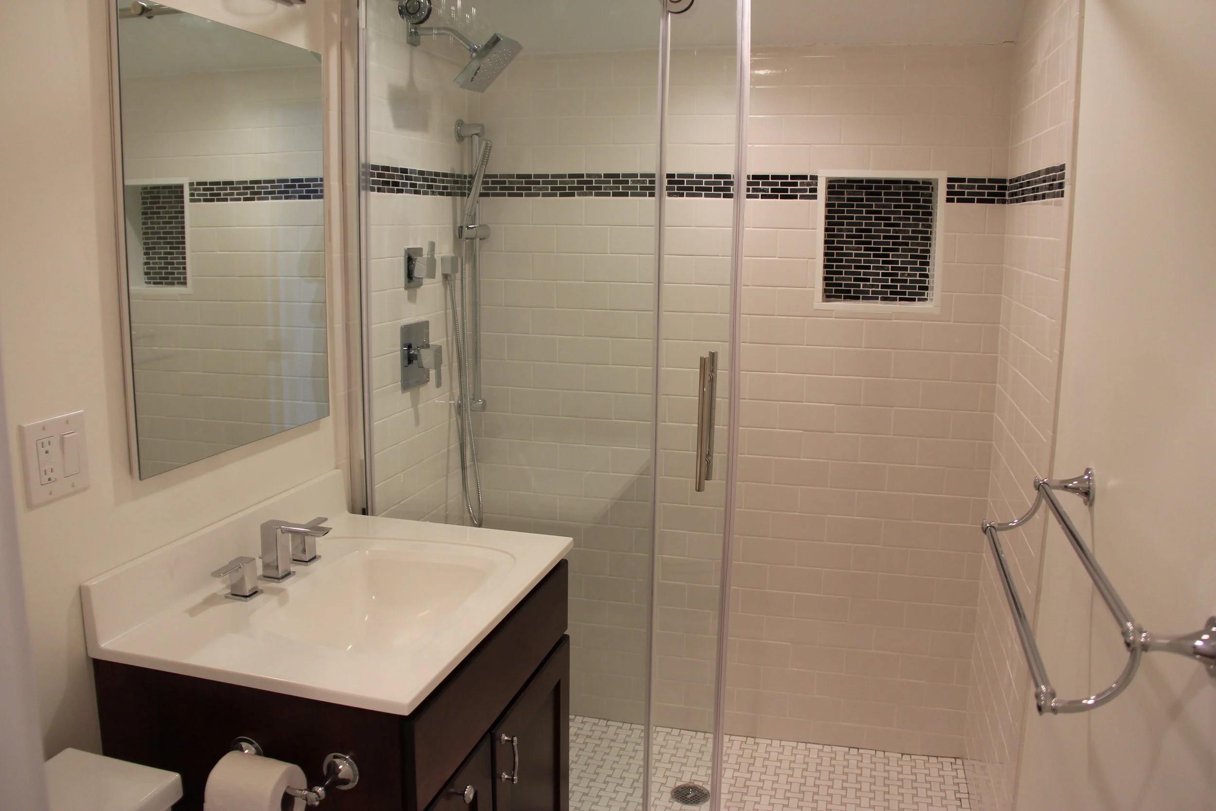 full bath.JPG