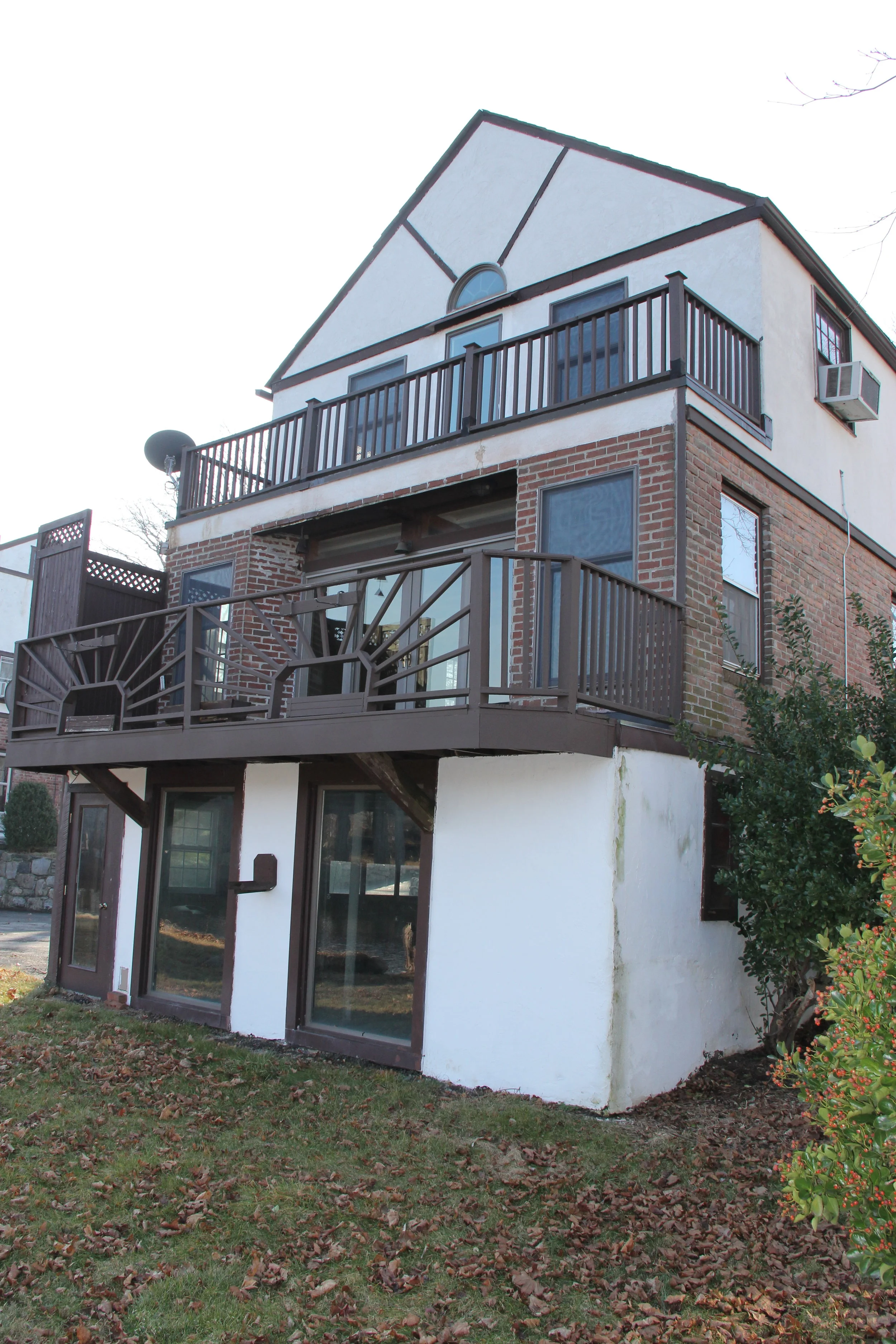 38 exterior porch.JPG