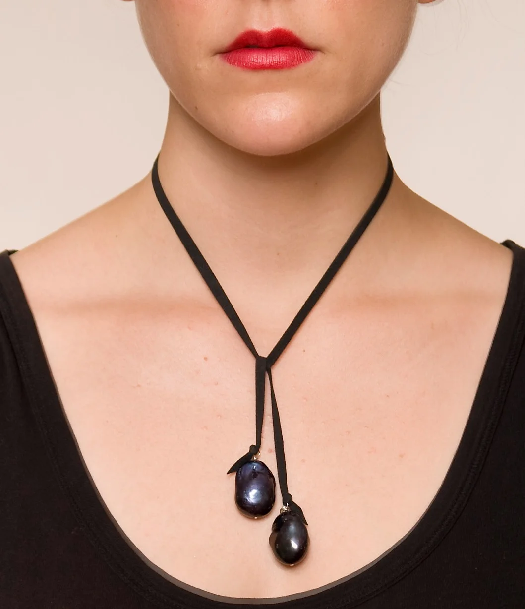 pearl lariat.jpg