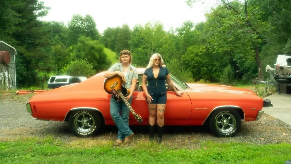 Live Music - Gracie Snow & Sam Crews