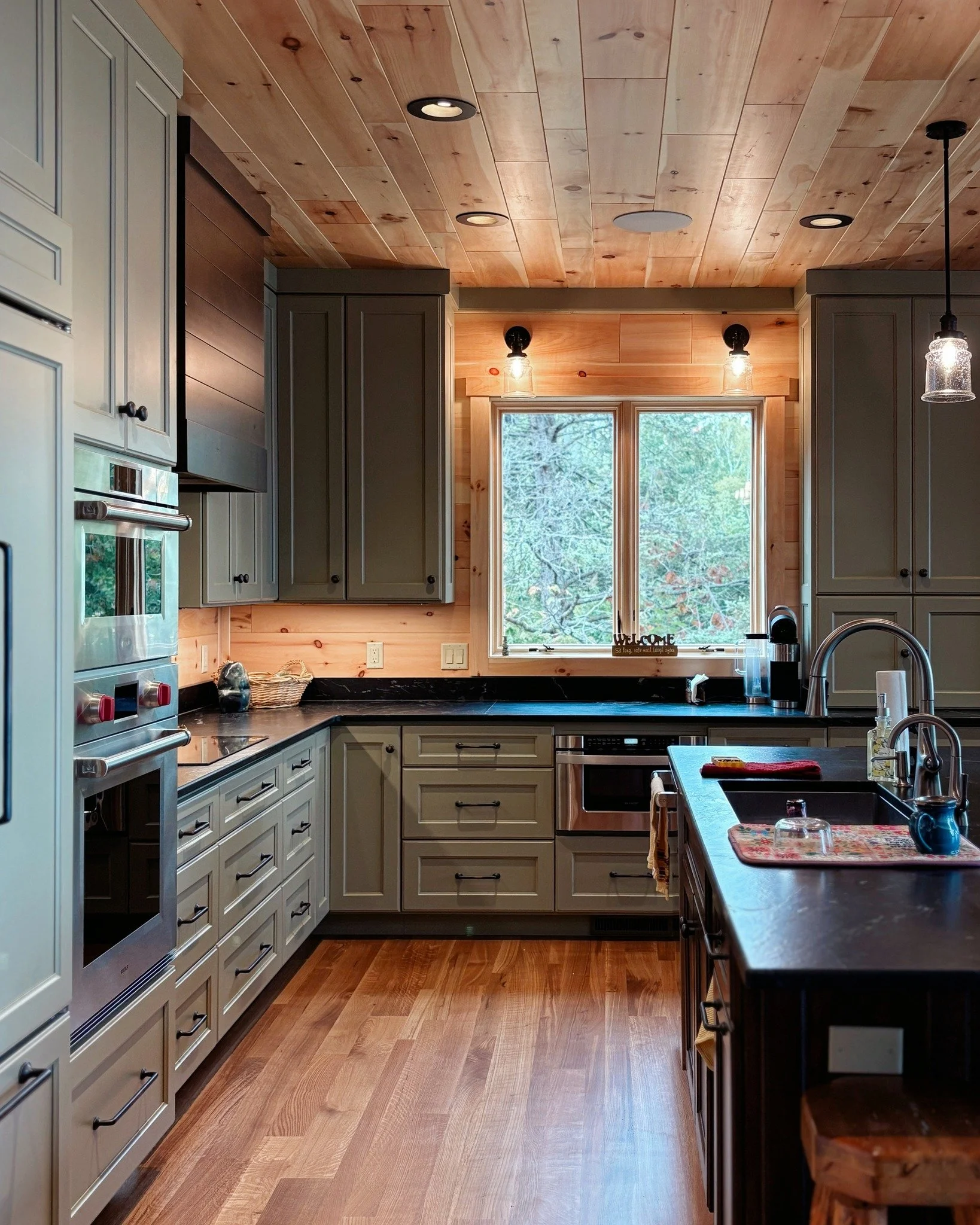 We hope everyone had a wonderful time ringing in the new year! Here's to many beautiful moments making meals and memories with the ones we love. 

 #sauterbuilders #greenhomebuilding #energyefficienthome #pellawindows #custombuilthome #boulderjunctio