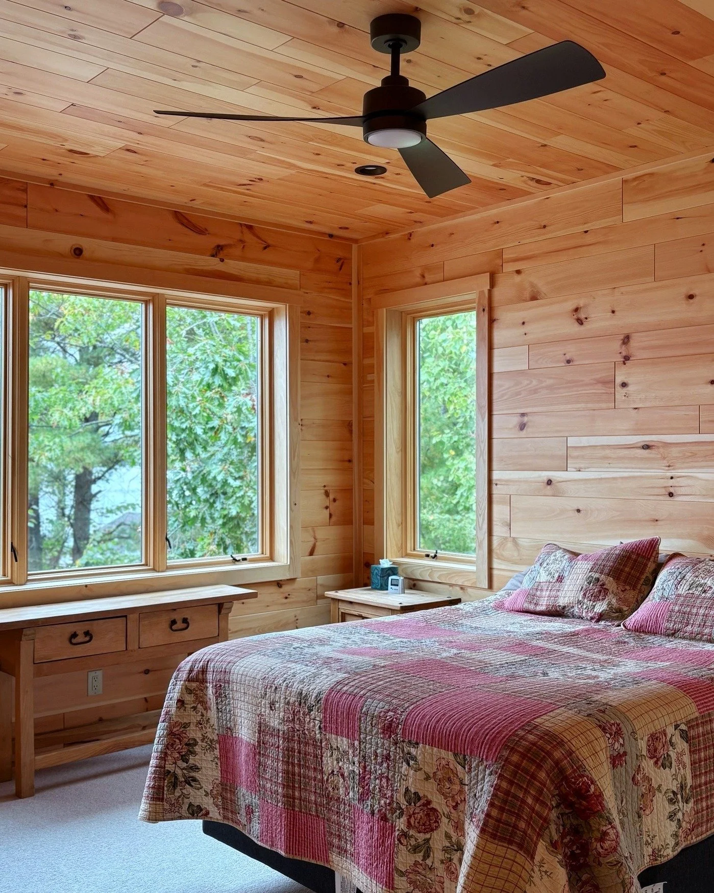 A quiet kind of comfort.

#sauterbuilders #energyefficienthome #pellawindows #custombuilthome #boulderjunctionwi