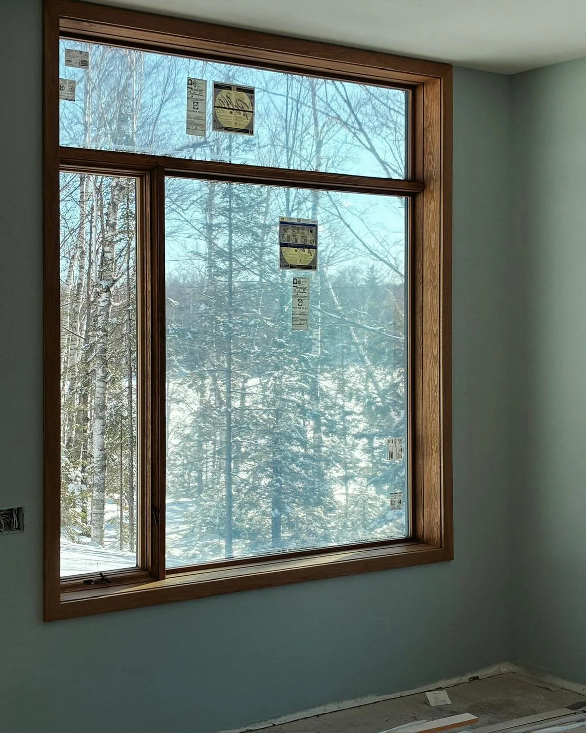 The trim is up and looking perfect! 

@pellawisconsin 

#sauterbuilders #energyefficienthome #pellawindows #custombuilthome #boulderjunctionwi