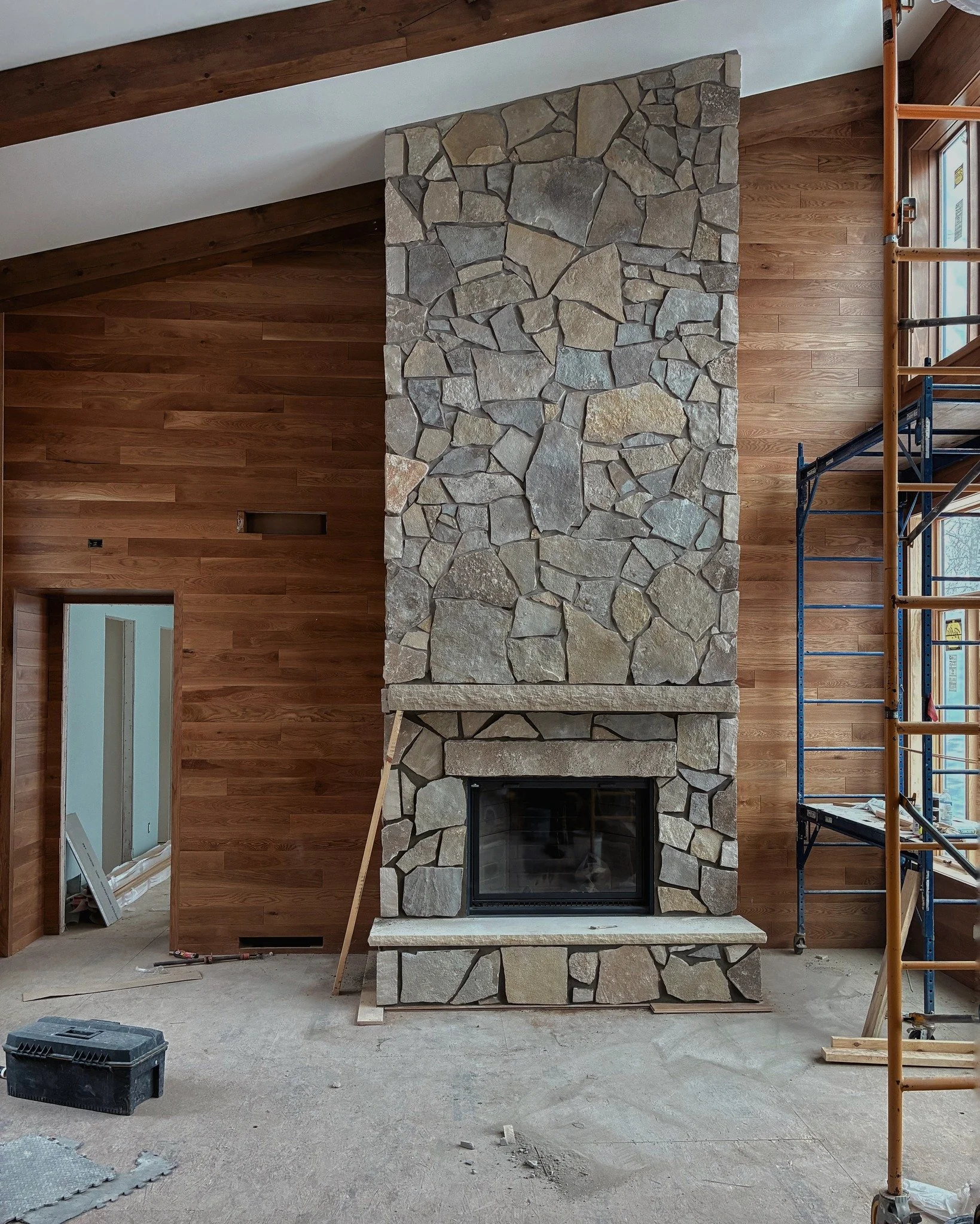 Things are starting to heat up in here!

Paneling from @enterprisewood , stone from Deer Run Stone, and masonry by Podeweltz Construction

#sauterbuilders #energyefficienthome #custombuilthome #boulderjunctionwi #inprogress