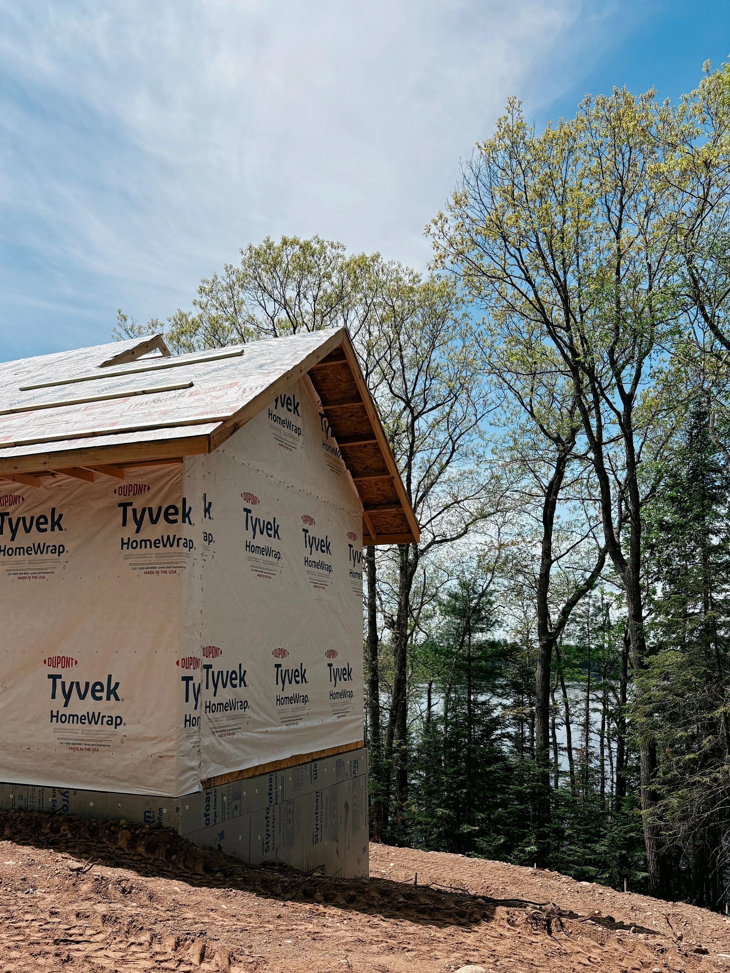 Walls are wrapped &amp; dried in and the view is already doing the heavy lifting. Can&rsquo;t wait to see this one finished!

#sauterbuilders #energyefficienthomes #customhomes #boulderjunctionwi #lakeviews