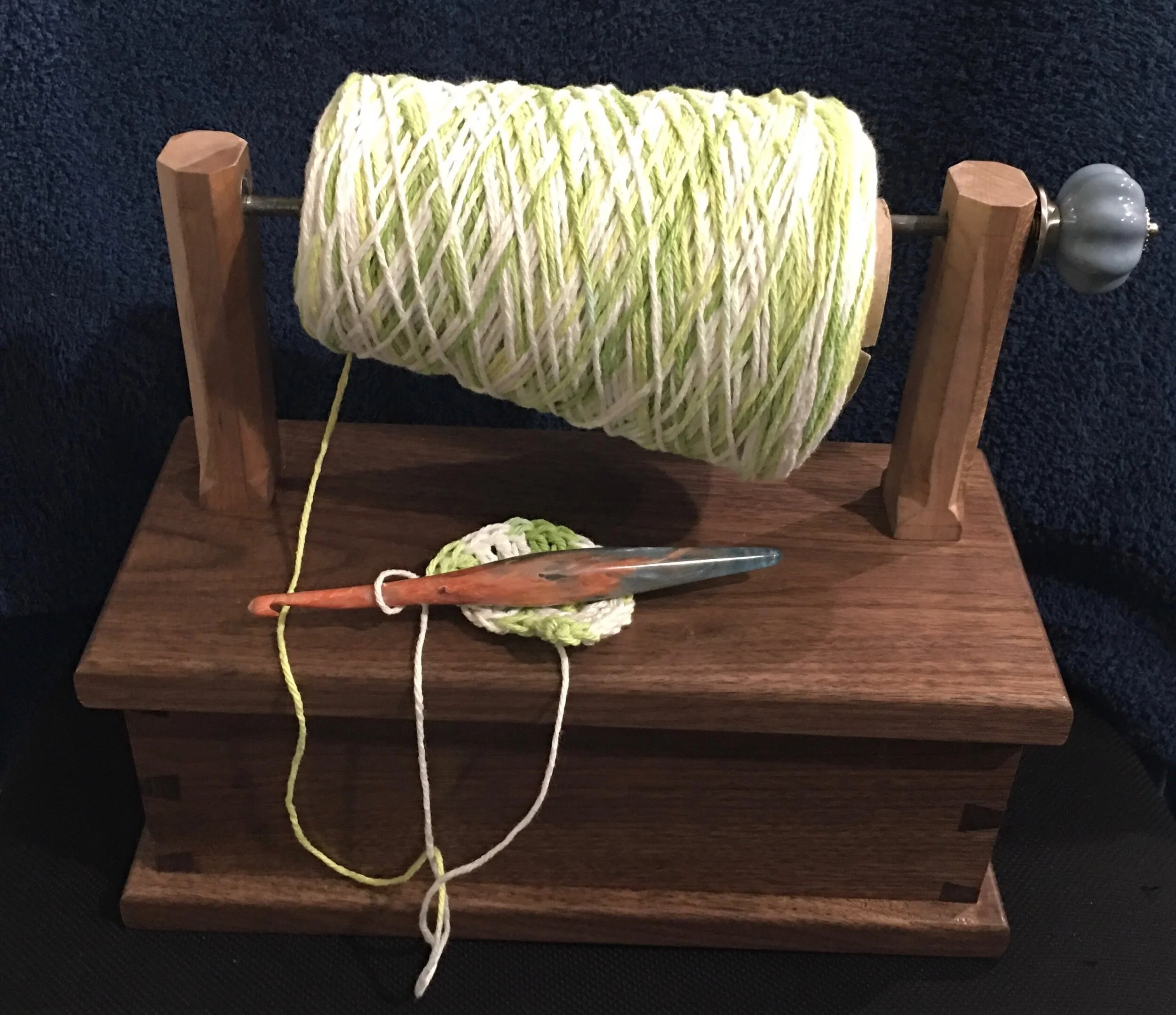 Dovetail Shaker Box with Yarn Cone Roller