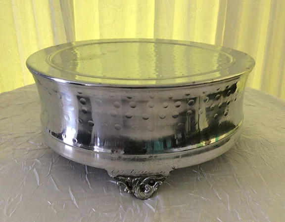 Round Cake Stand 6" $8.00 14" $20.00 18" $25.00 22" $35.00