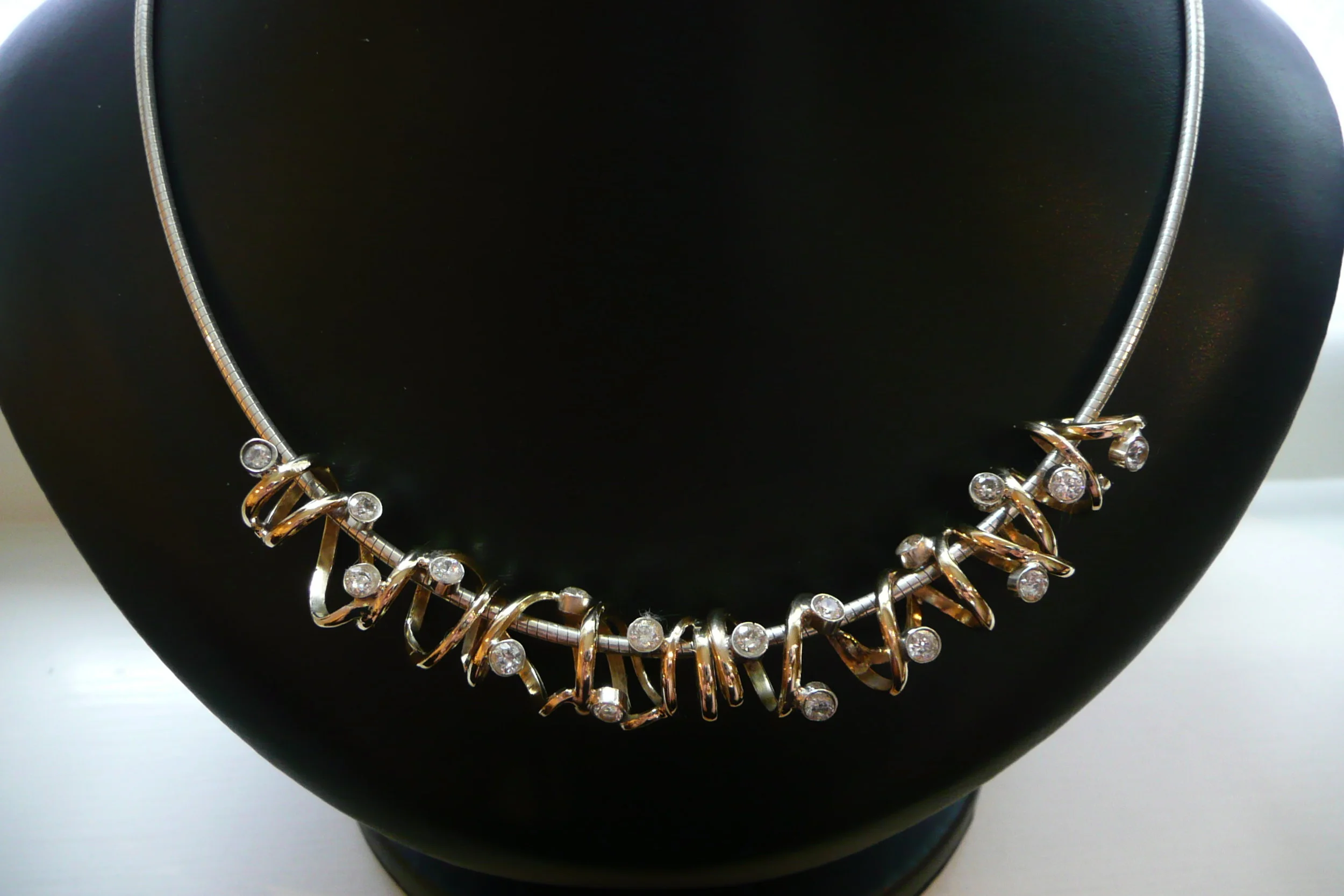 Twirly Stone Necklace 037.jpg