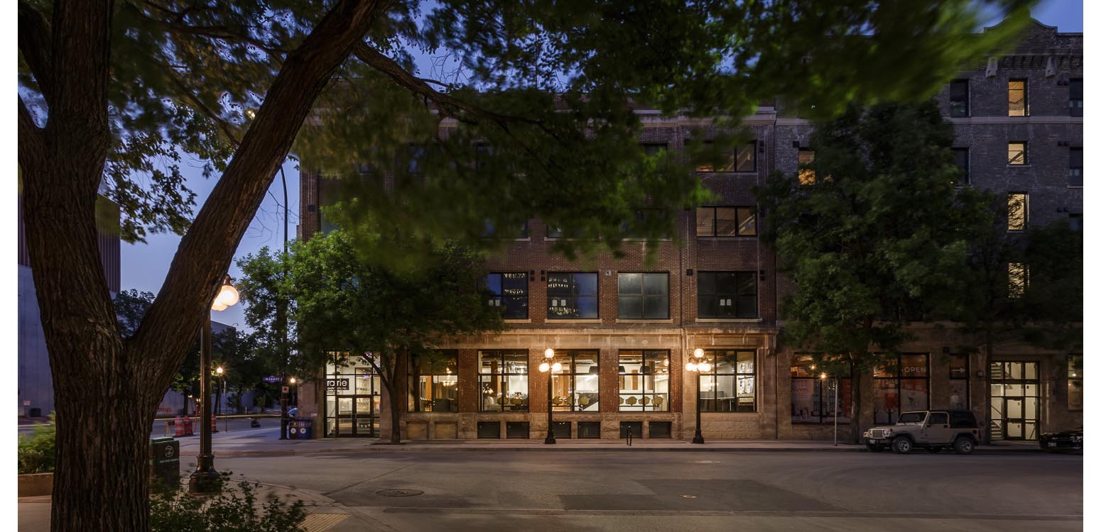  139 Market, exterior photo of elevation at dusk / Photo: Lindsay Reid 