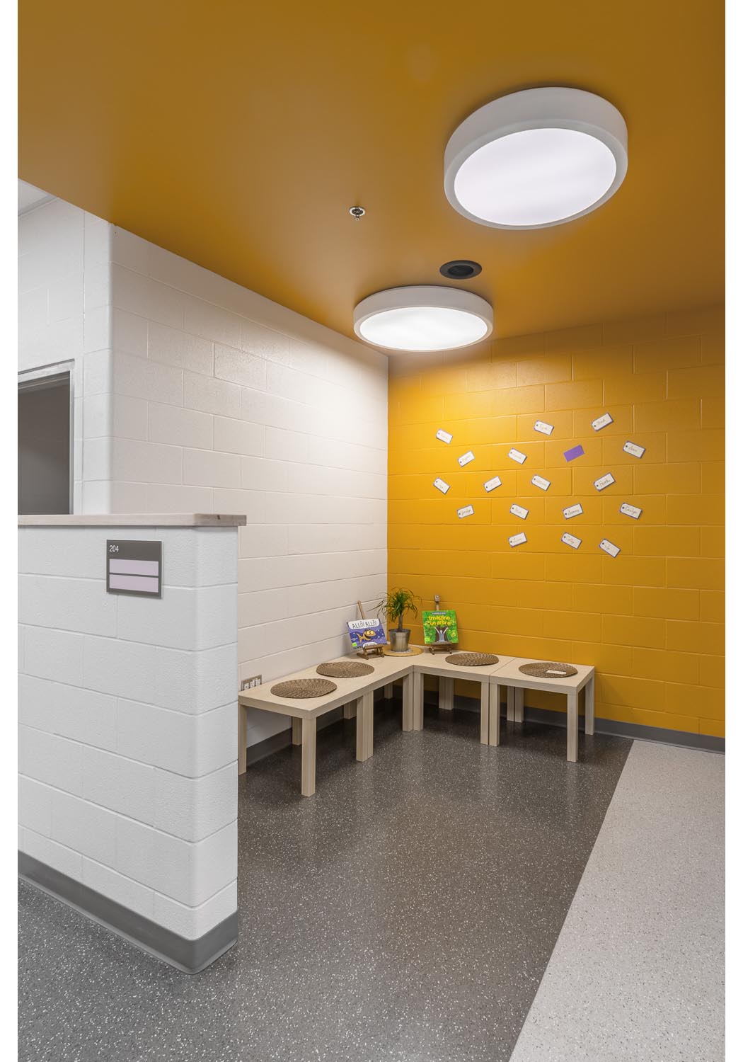  Ecole Rivière Rouge Elementary, interior photo of classroom entry nook / Photo:  Lindsay Reid  