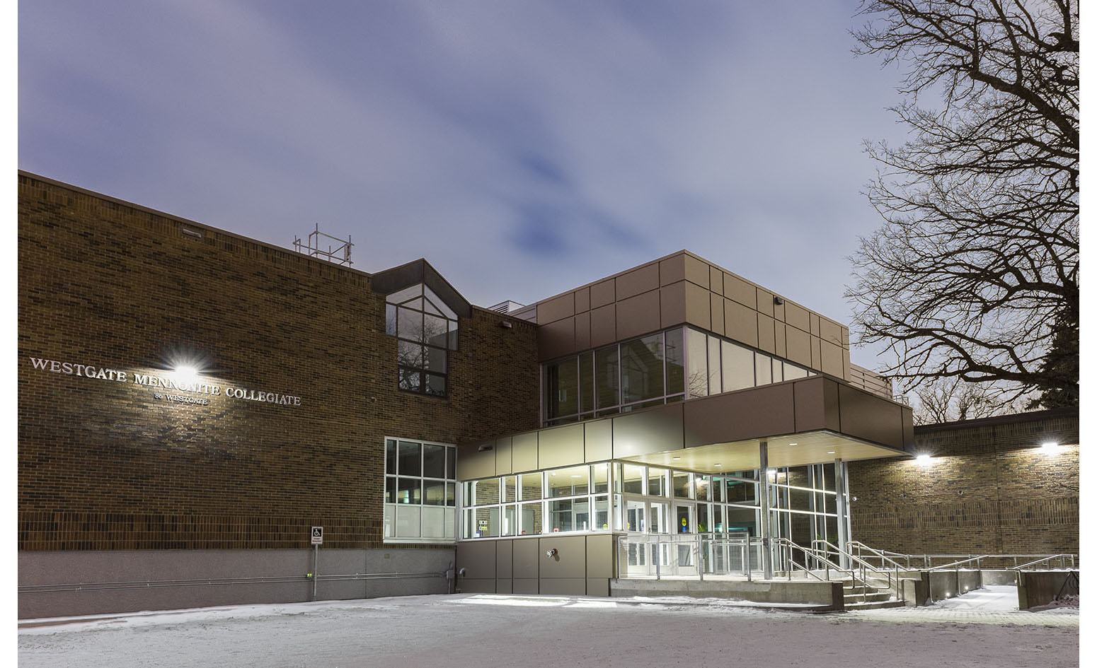  Westgate Mennonite Collegiate, exterior photo of building 