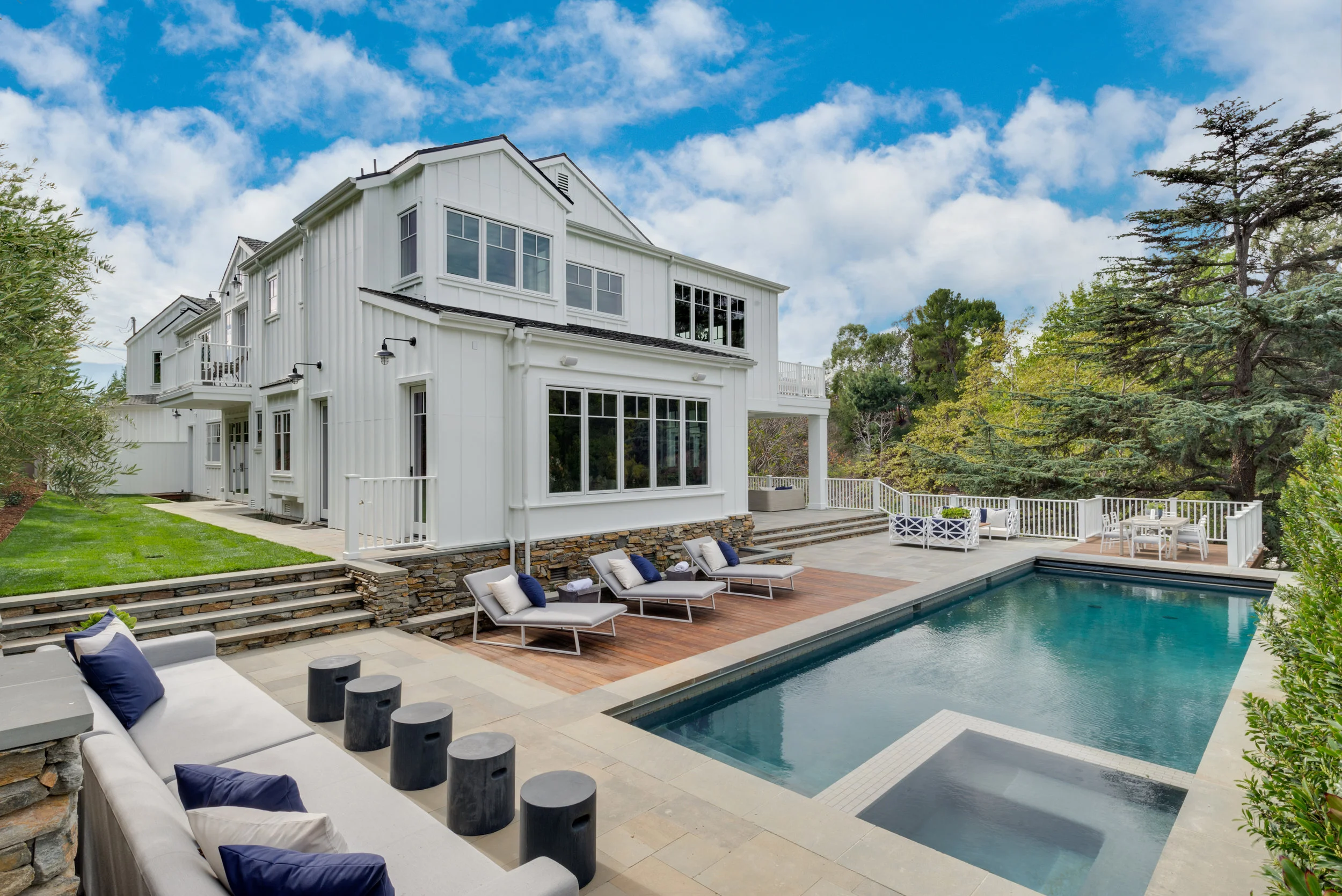 526 Tuallitan Road