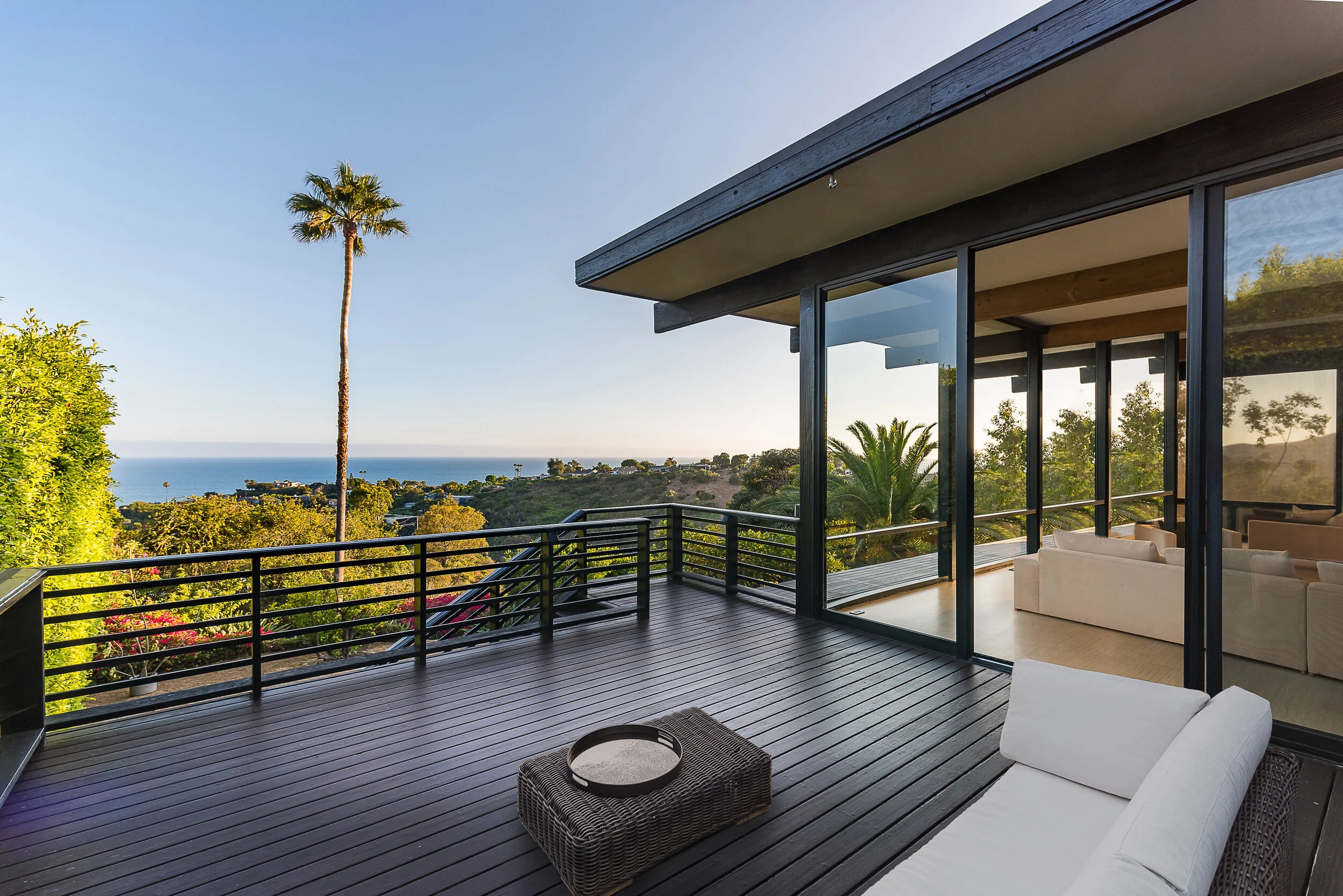 561 Paseo Miramar 