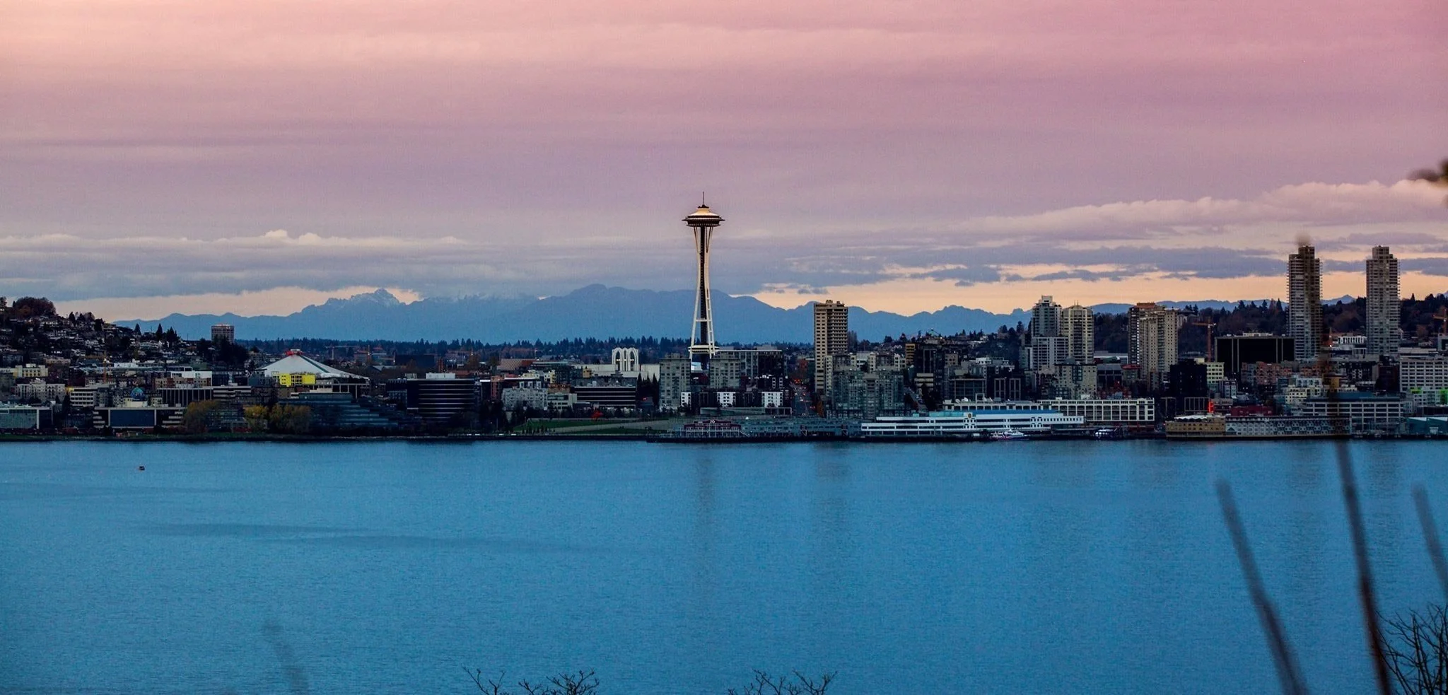 Seattle_Dawn_Skyline_Peaceful.jpg