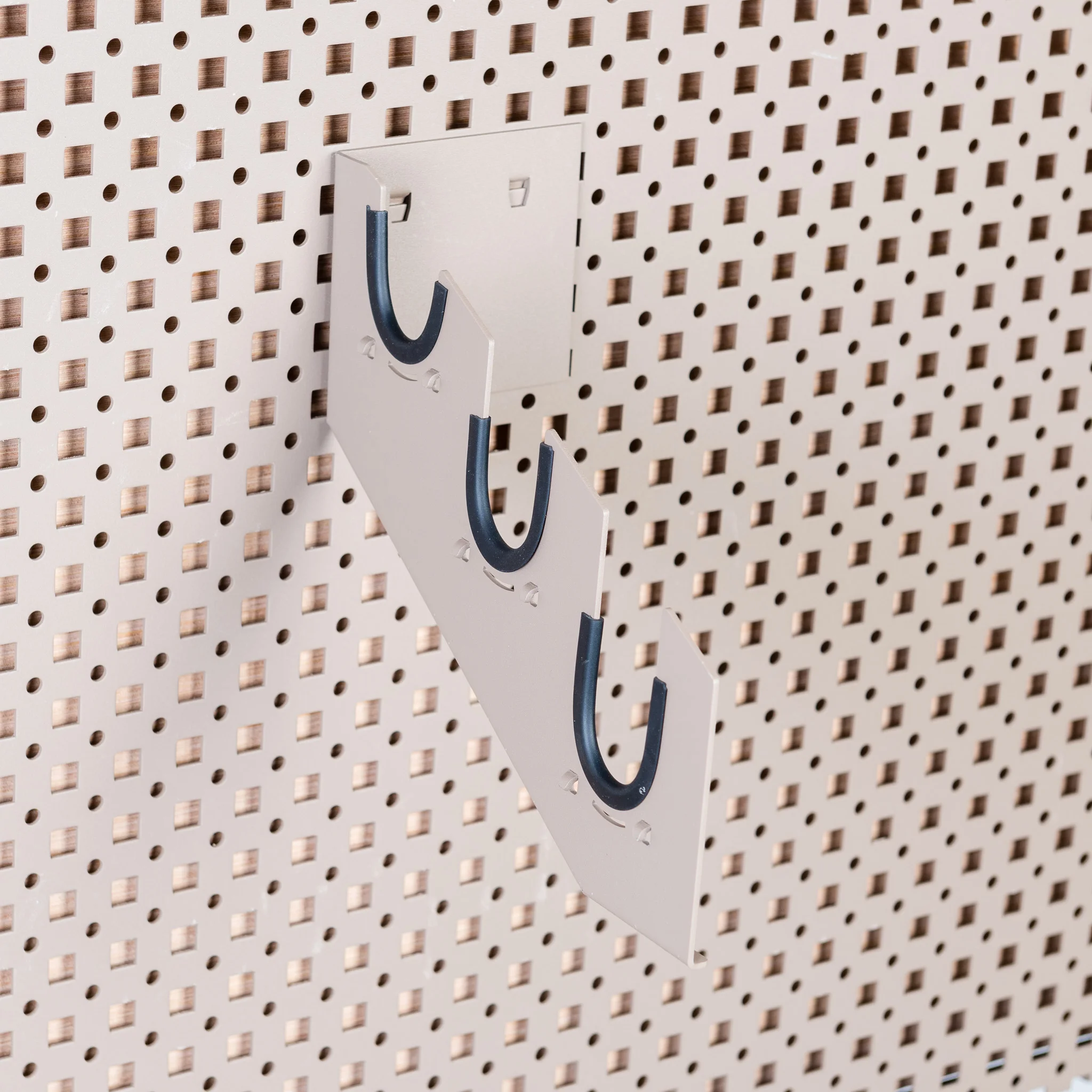 Horizontal Hanger on Angle - 3 Rifle Barrels